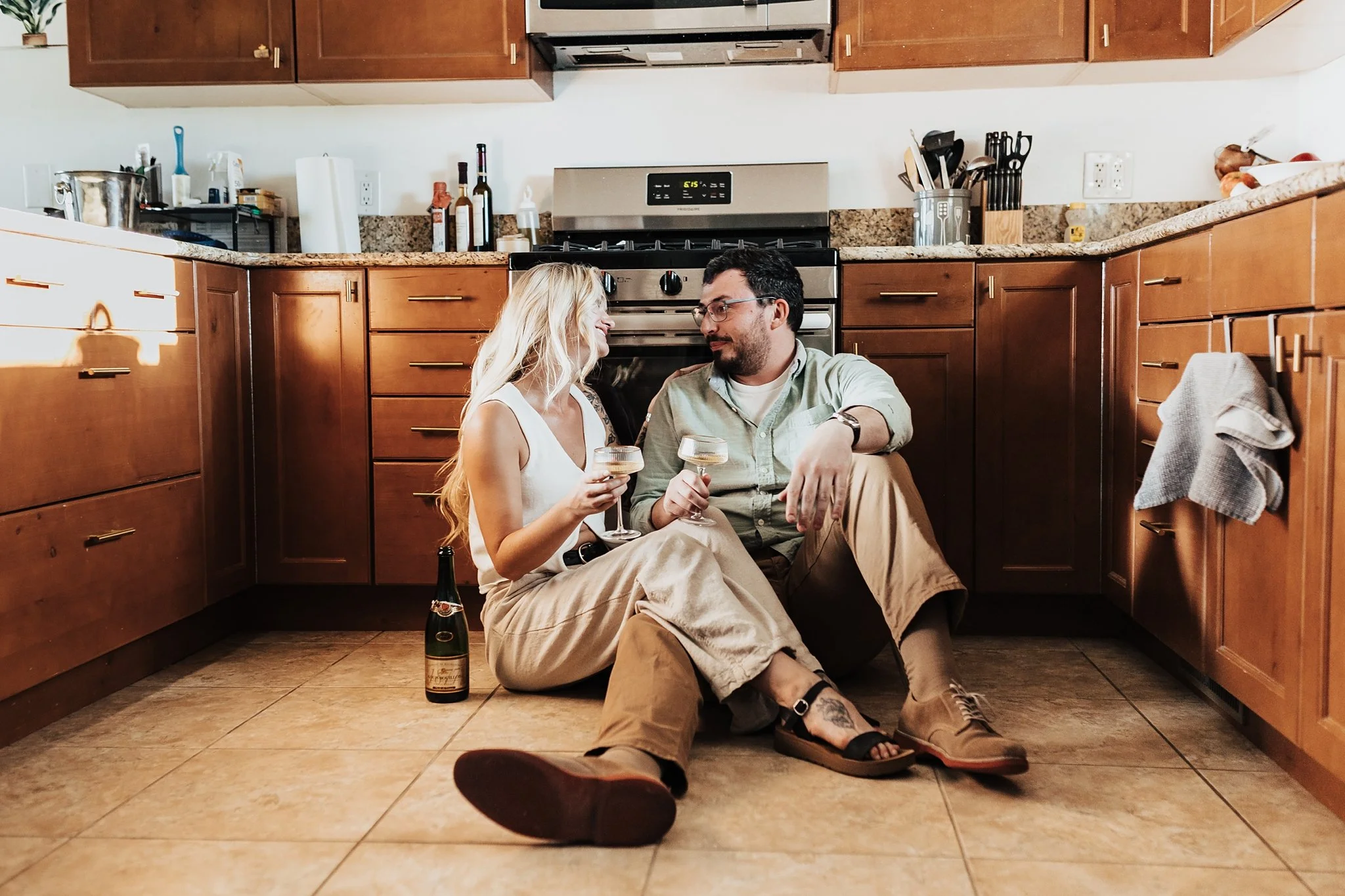 Alicia+lucia+photography+-+home+-+engagement+-+southwest+engagement+-+backyard+wedding_0064.jpg