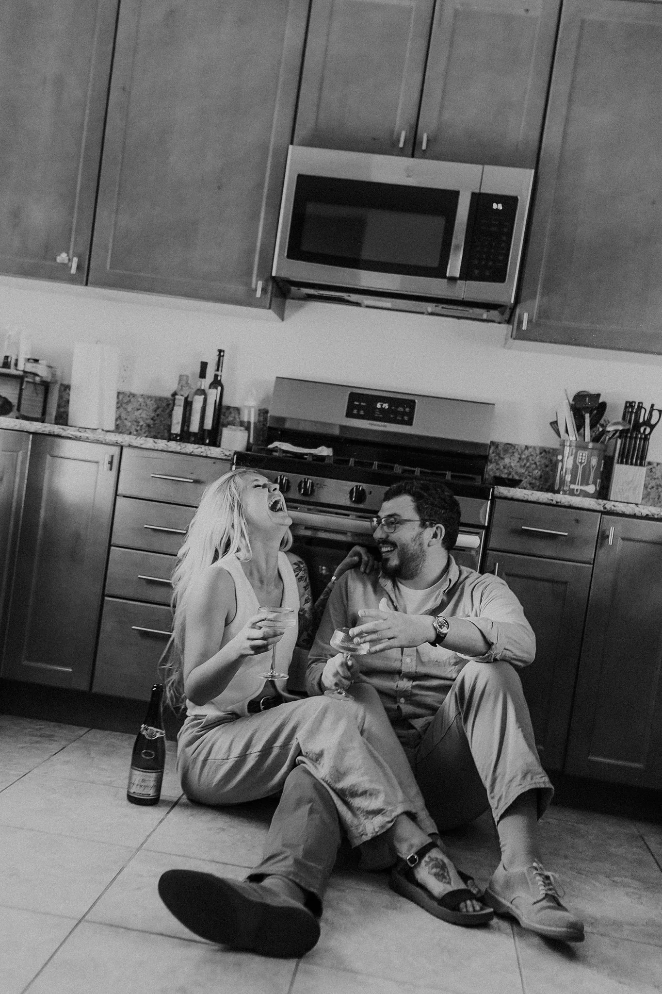 Alicia+lucia+photography+-+home+-+engagement+-+southwest+engagement+-+backyard+wedding_0068.jpg