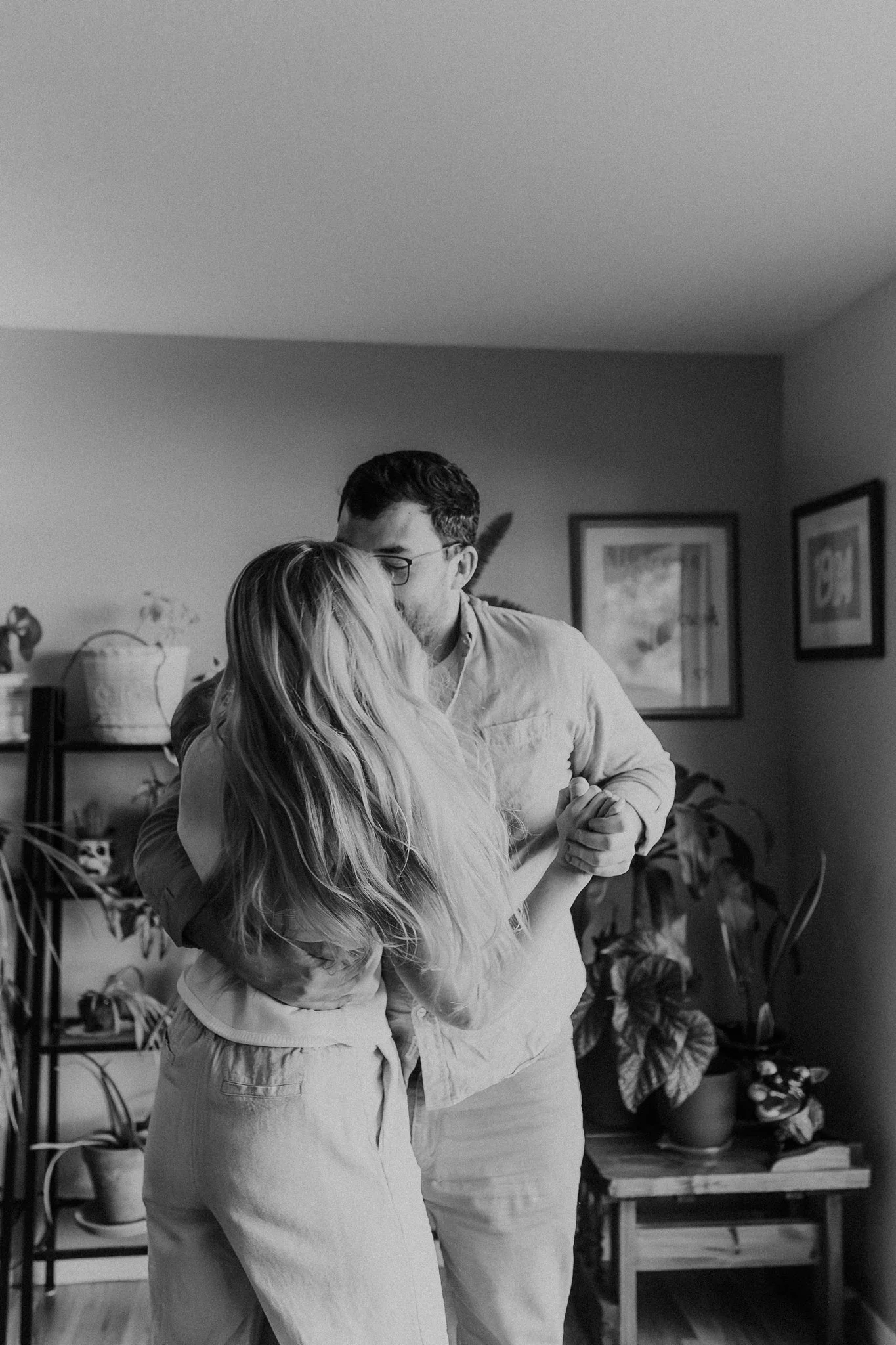 Alicia+lucia+photography+-+home+-+engagement+-+southwest+engagement+-+backyard+wedding_0073.jpg