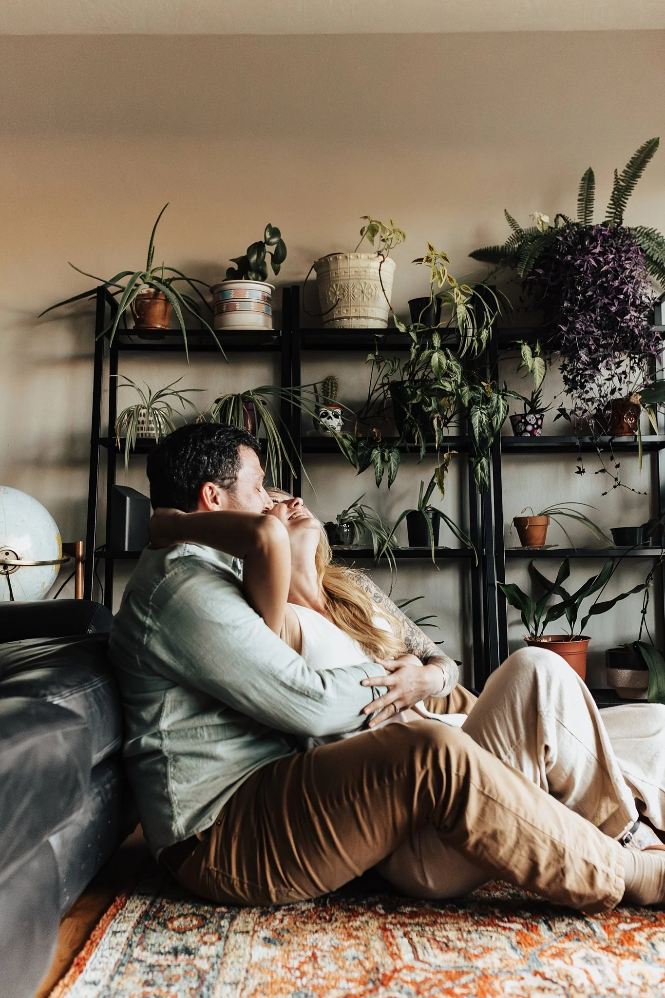 Alicia+lucia+photography+-+home+-+engagement+-+southwest+engagement+-+backyard+wedding_0078.jpg