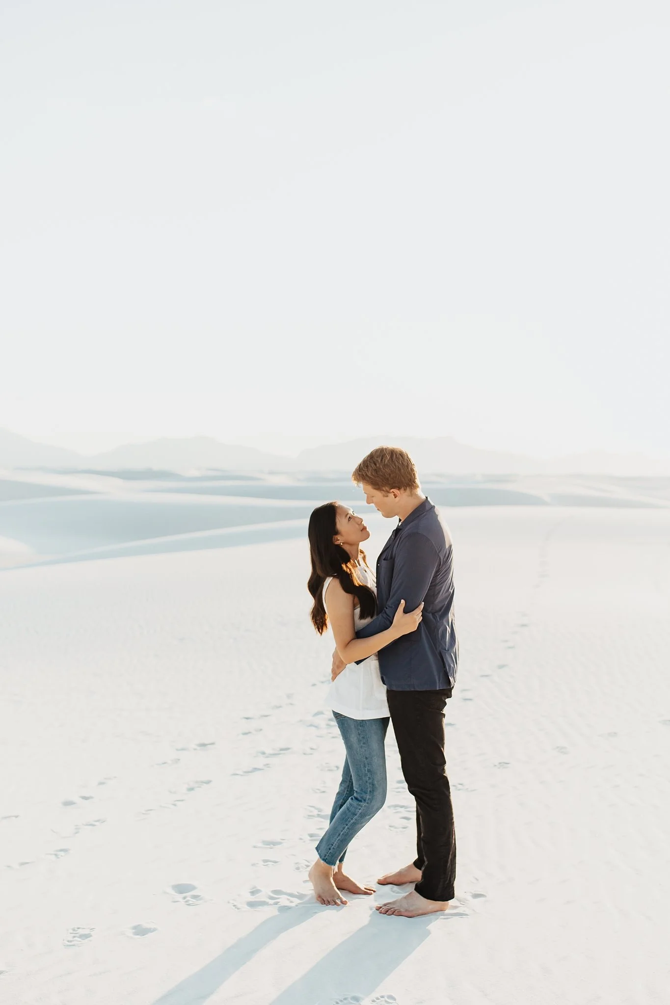Alicia+lucia+photography+-+white+sands+-+white+sands+national+park+-+white+sands+engagement_0031.jpg