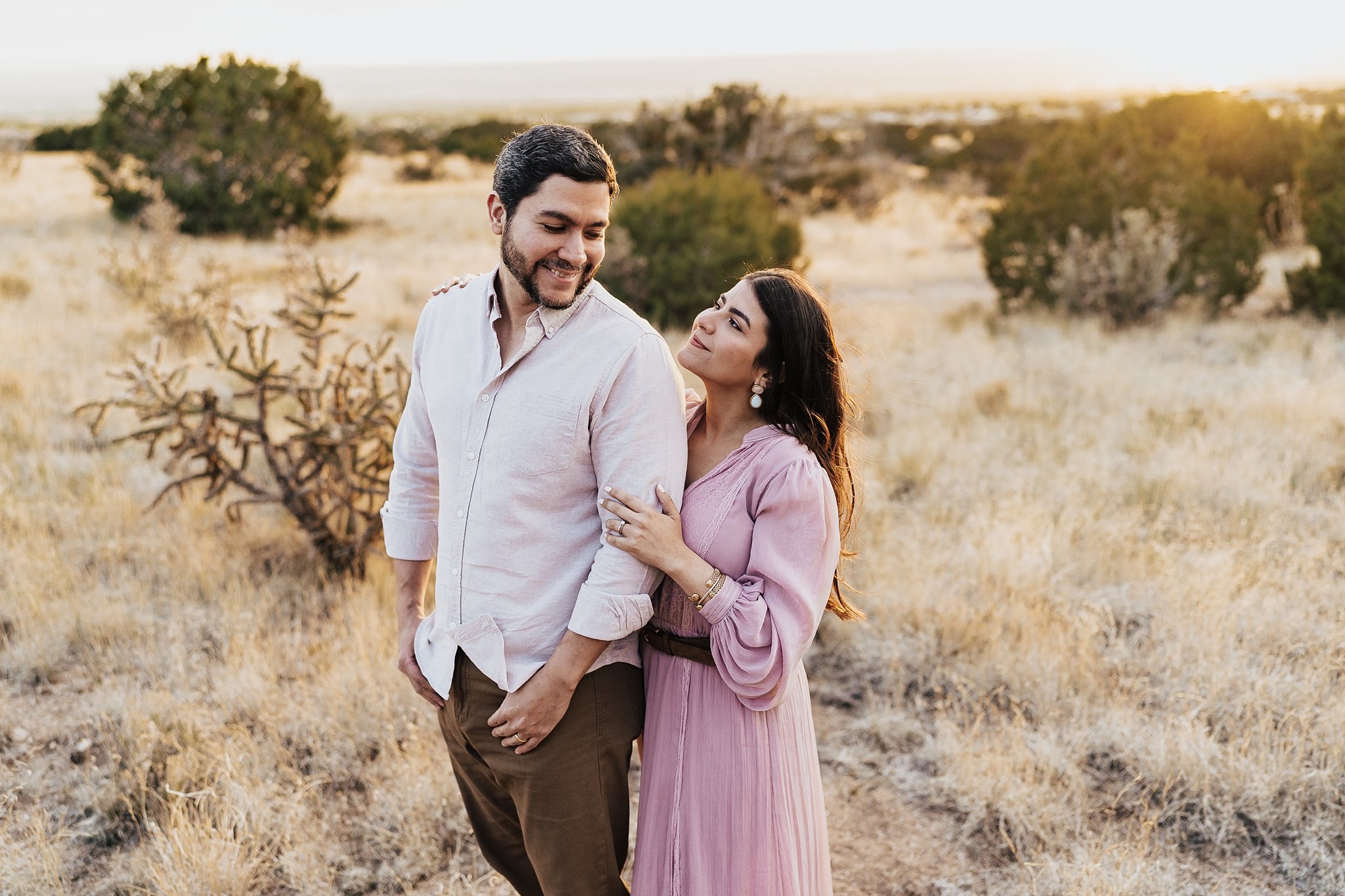 Alicia+lucia+photography+-+desert+engagement+-+southwest+engagement+-+santa+fe+engagement_0014.jpg