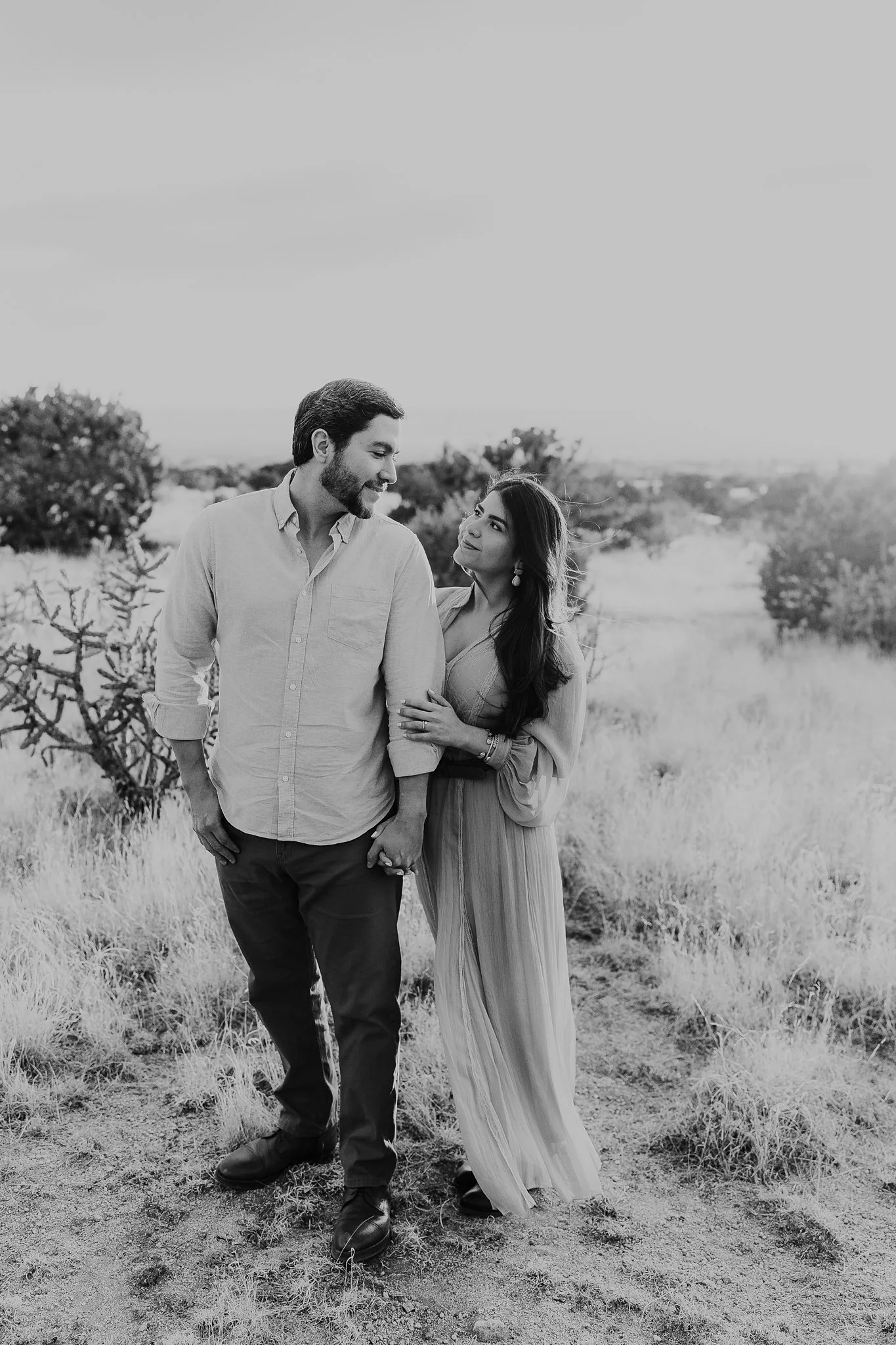Alicia+lucia+photography+-+desert+engagement+-+southwest+engagement+-+santa+fe+engagement_0017.jpg
