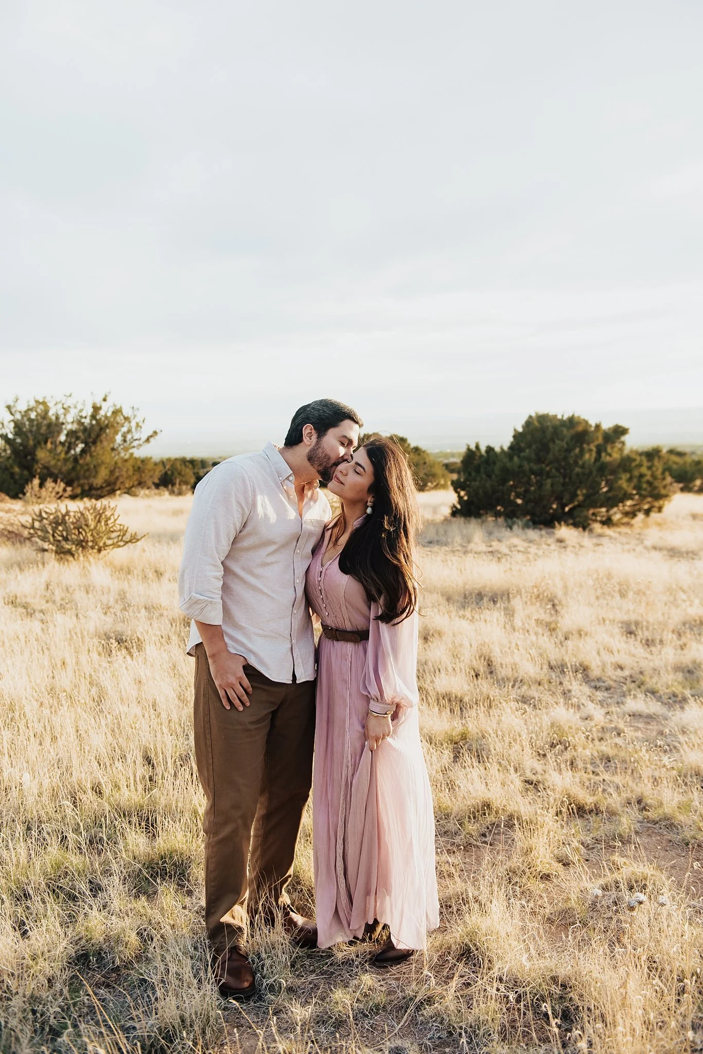 Alicia+lucia+photography+-+desert+engagement+-+southwest+engagement+-+santa+fe+engagement_0019.jpg