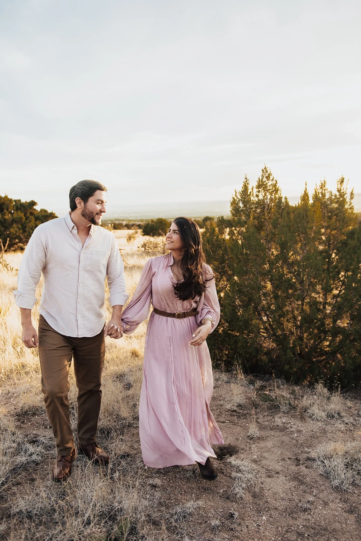 Alicia+lucia+photography+-+desert+engagement+-+southwest+engagement+-+santa+fe+engagement_0028.jpg