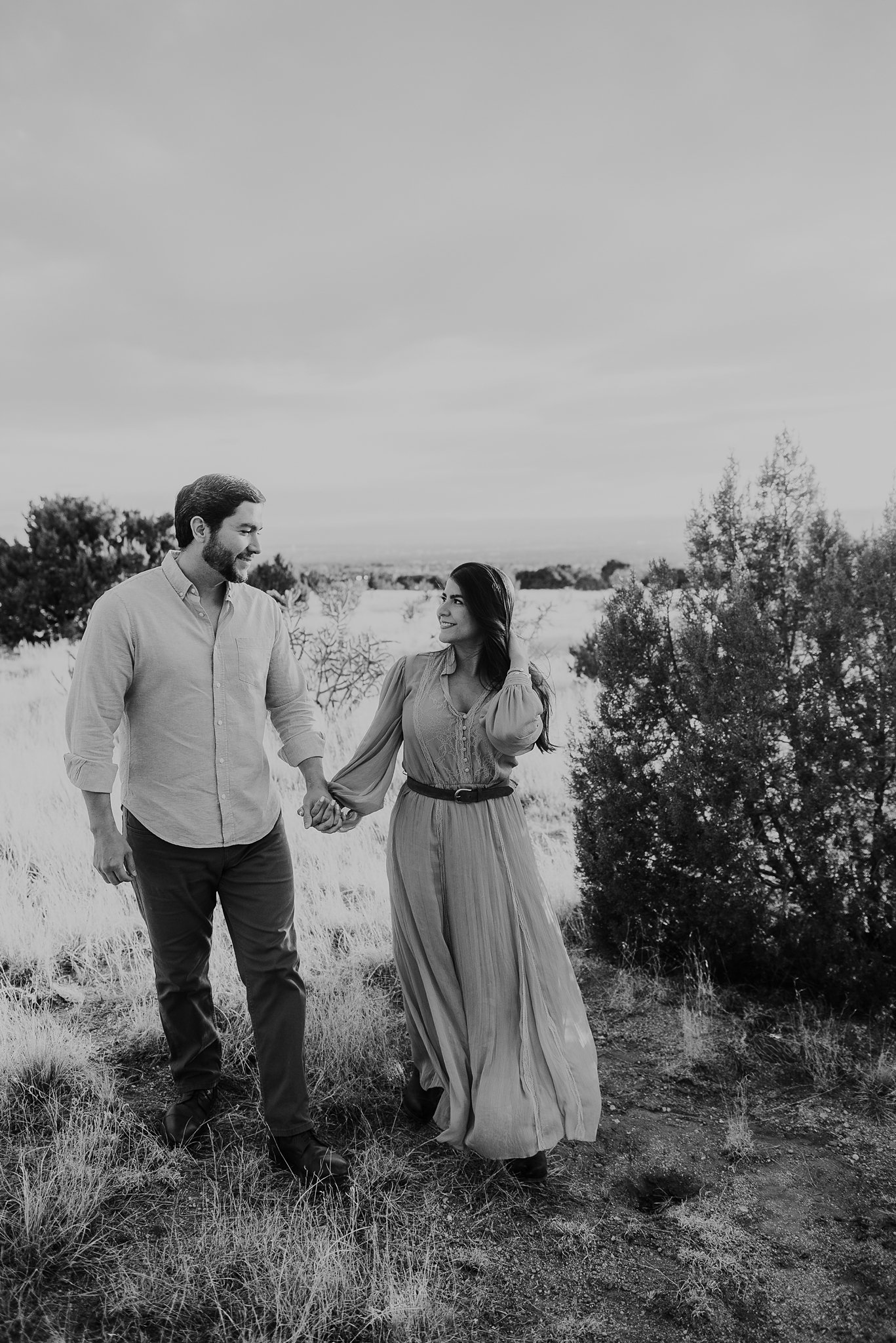 Alicia+lucia+photography+-+desert+engagement+-+southwest+engagement+-+santa+fe+engagement_0029.jpg