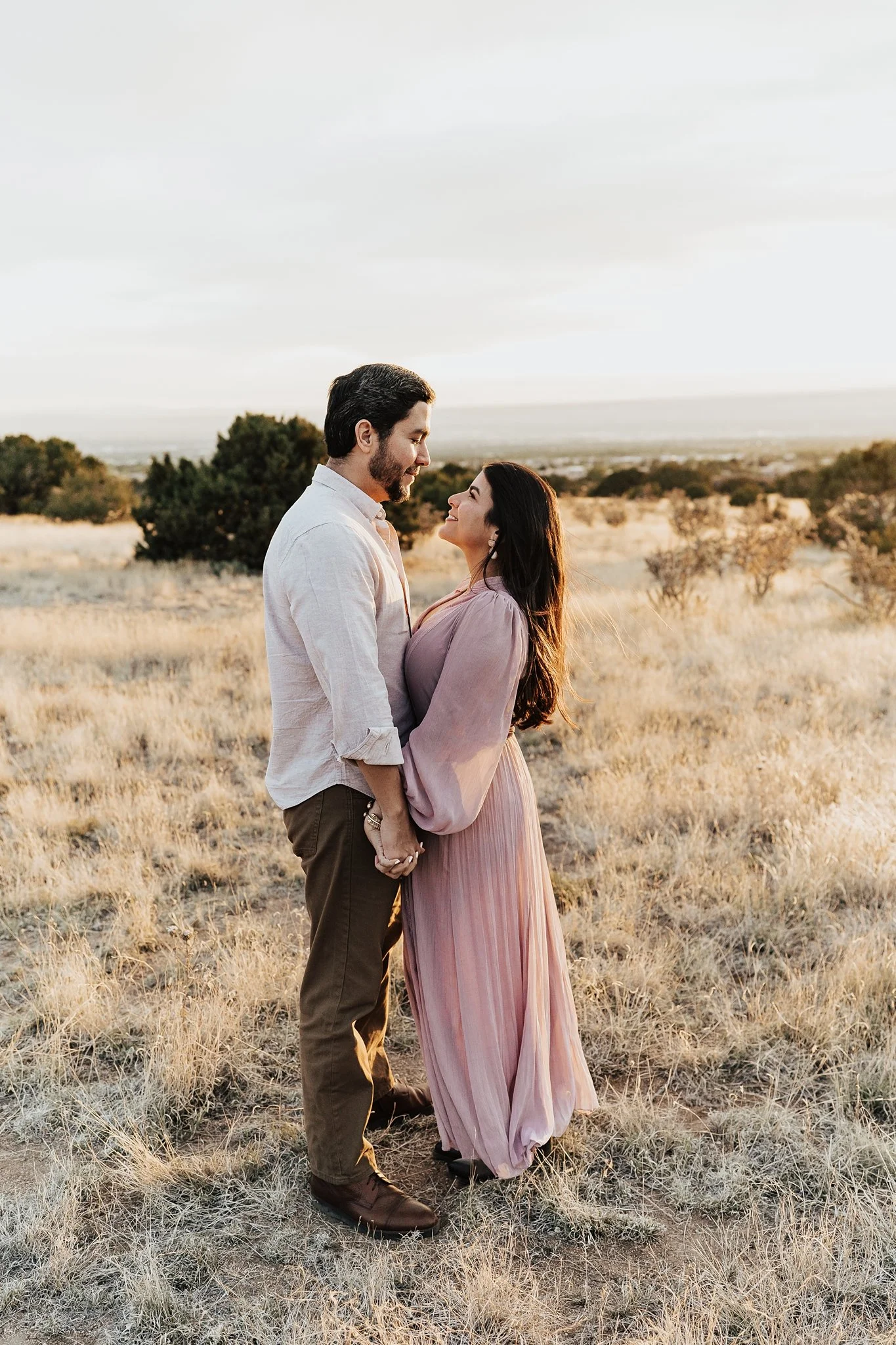 Alicia+lucia+photography+-+desert+engagement+-+southwest+engagement+-+santa+fe+engagement_0038.jpg