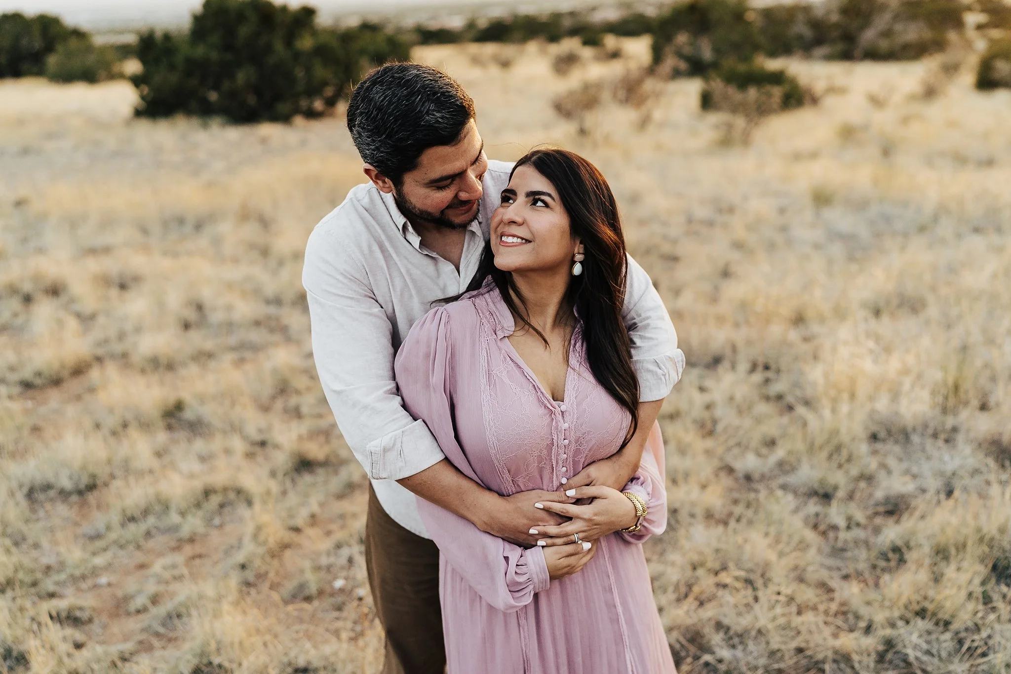 Alicia+lucia+photography+-+desert+engagement+-+southwest+engagement+-+santa+fe+engagement_0045.jpg