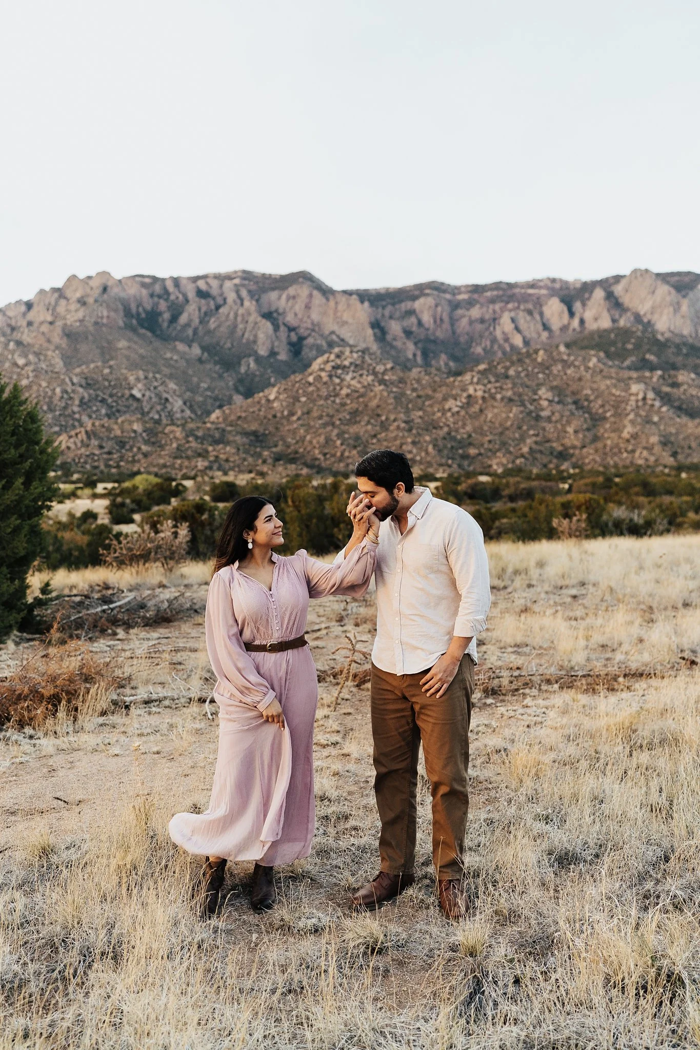 Alicia+lucia+photography+-+desert+engagement+-+southwest+engagement+-+santa+fe+engagement_0049.jpg