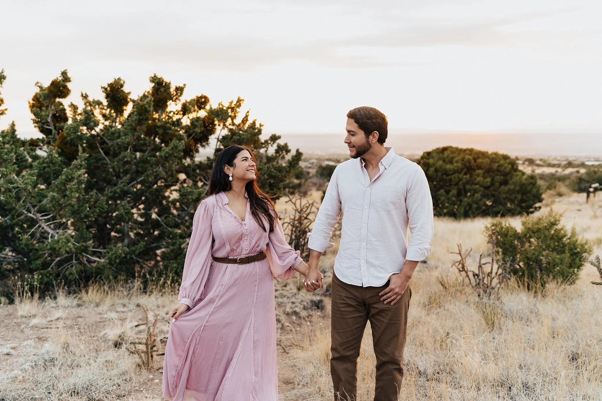 Alicia+lucia+photography+-+desert+engagement+-+southwest+engagement+-+santa+fe+engagement_0050.jpg