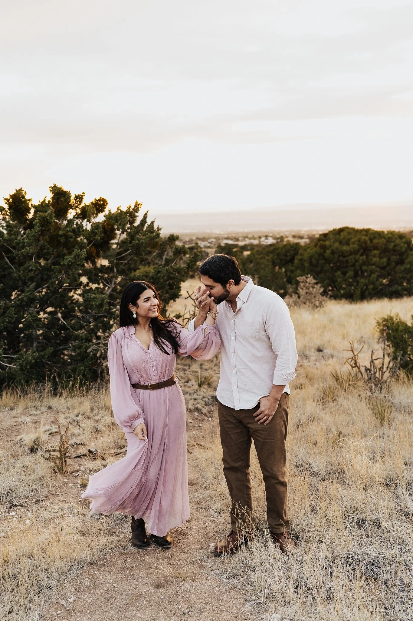 Alicia+lucia+photography+-+desert+engagement+-+southwest+engagement+-+santa+fe+engagement_0052.jpg