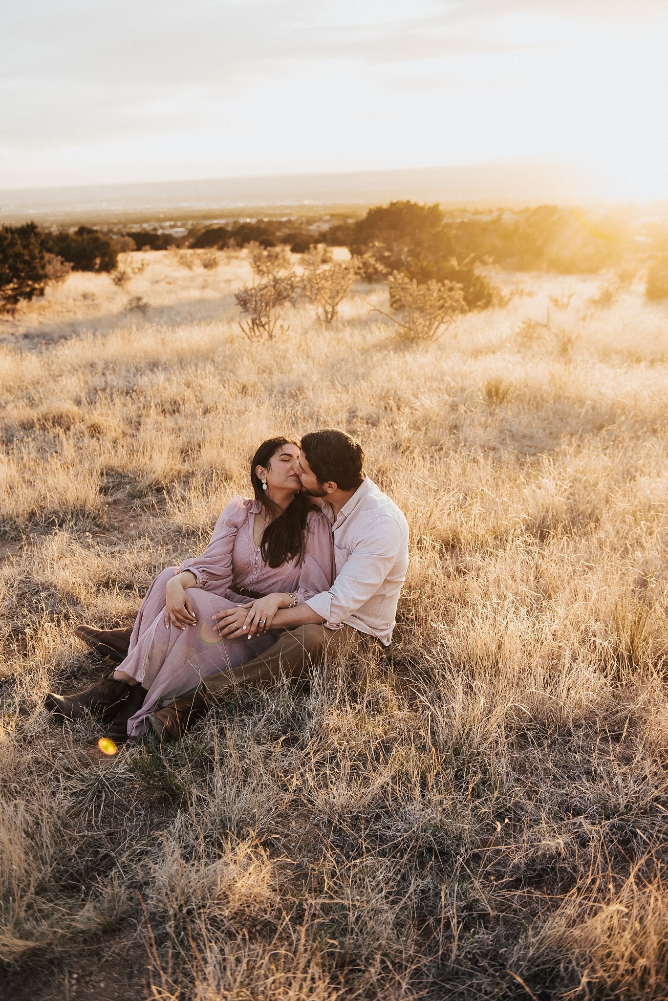 Alicia+lucia+photography+-+desert+engagement+-+southwest+engagement+-+santa+fe+engagement_0067.jpg