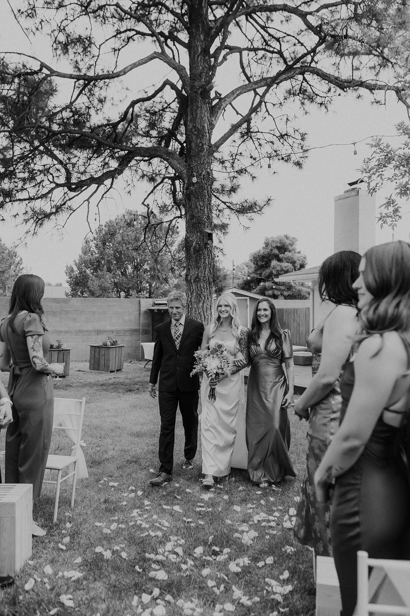 Alicia+lucia+photography+-+backyard+wedding+-+destination+wedding+-+albuquerque+wedding_0039.jpg