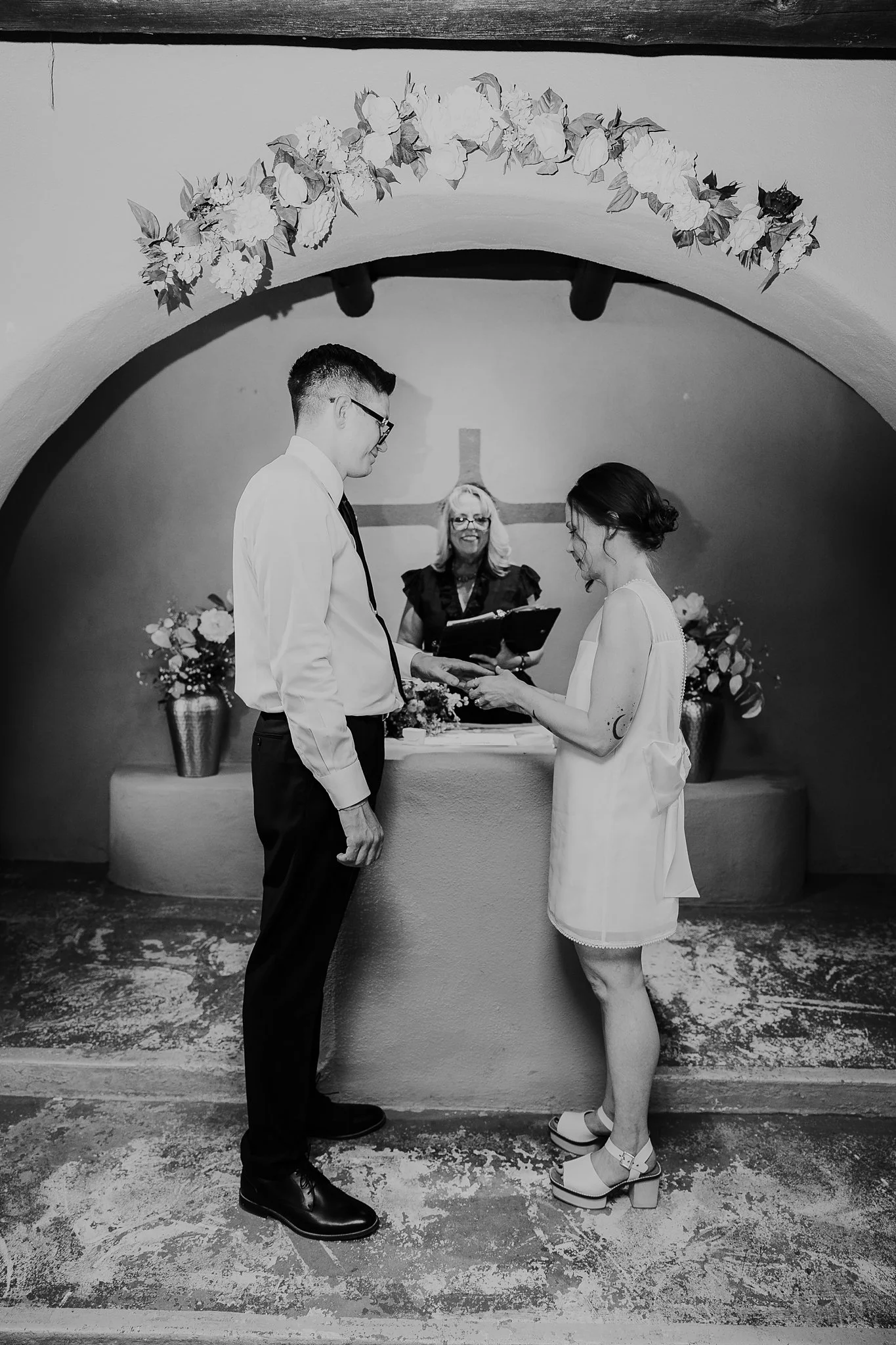 Alicia+lucia+photography+-+old+town+elopement+-+old+town+albuquerque++downtown+elopement_0014.jpg