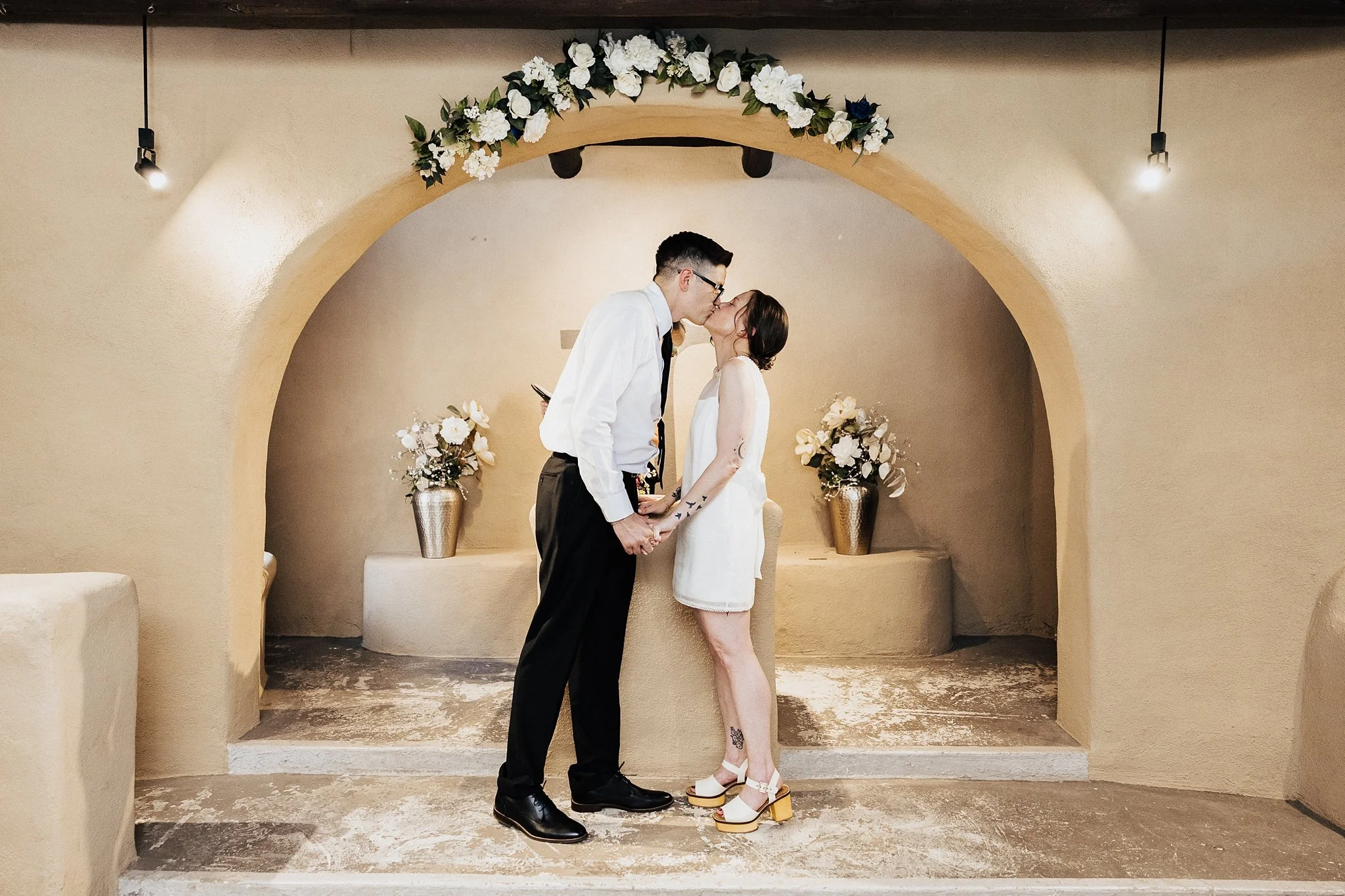 Alicia+lucia+photography+-+old+town+elopement+-+old+town+albuquerque++downtown+elopement_0015.jpg