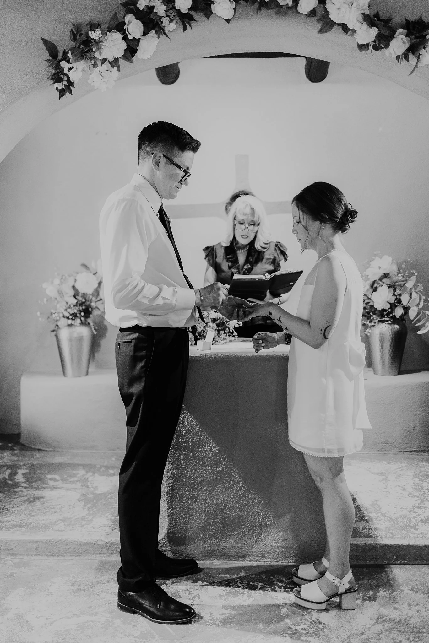 Alicia+lucia+photography+-+old+town+elopement+-+old+town+albuquerque++downtown+elopement_0016.jpg