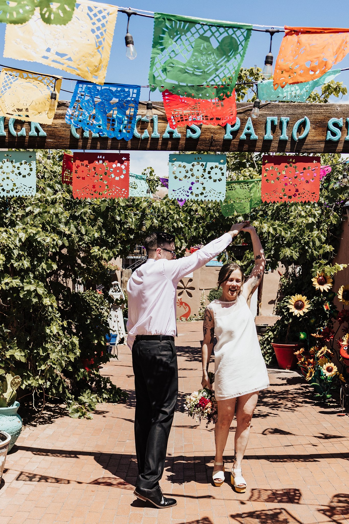 Alicia+lucia+photography+-+old+town+elopement+-+old+town+albuquerque++downtown+elopement_0039.jpg