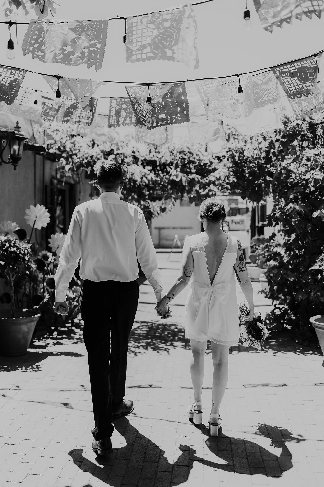 Alicia+lucia+photography+-+old+town+elopement+-+old+town+albuquerque++downtown+elopement_0043.jpg