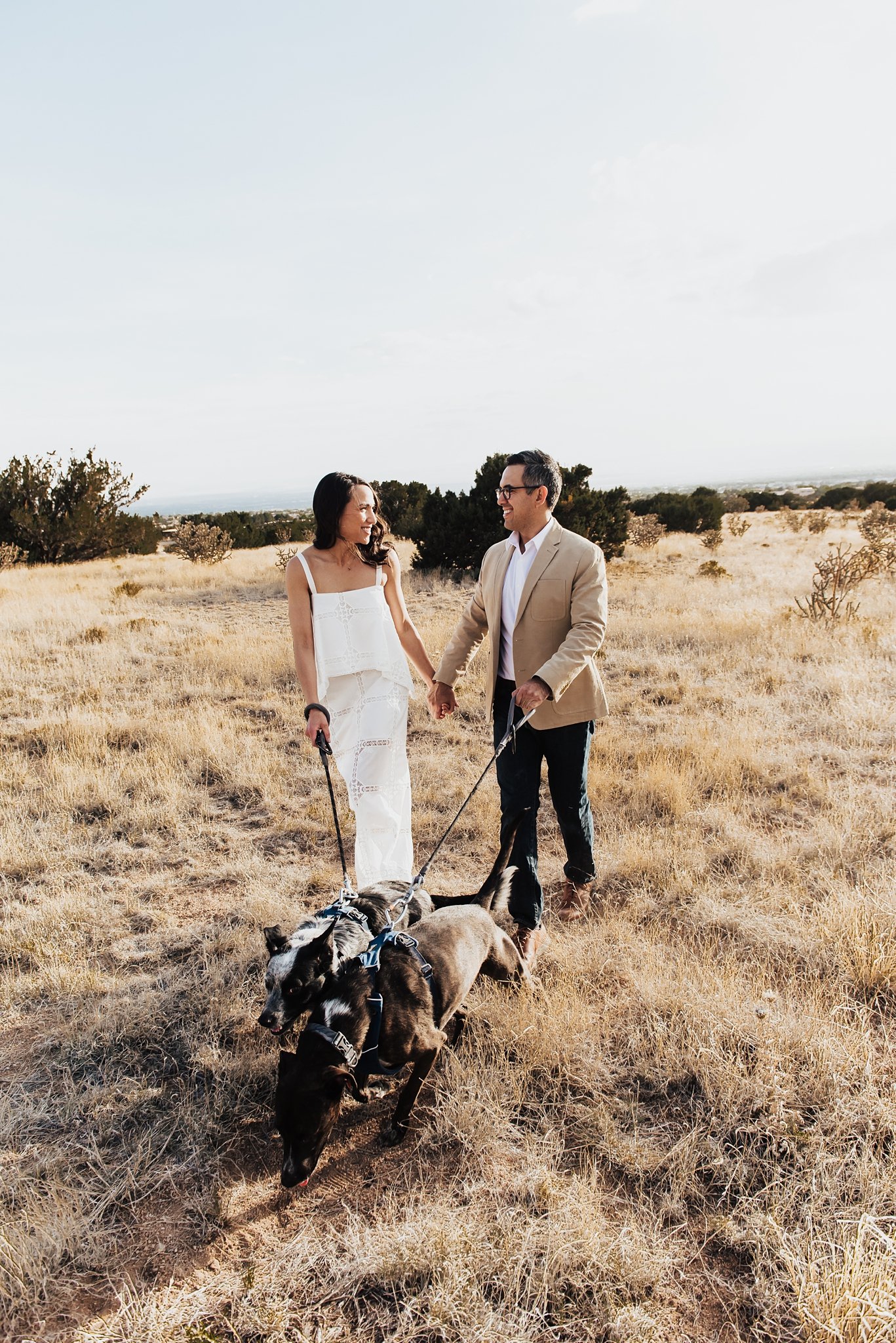Alicia+lucia+photography+-+desert+engagement+-+southwest+engagement+-+new+mexico+engagement_0013.jpg