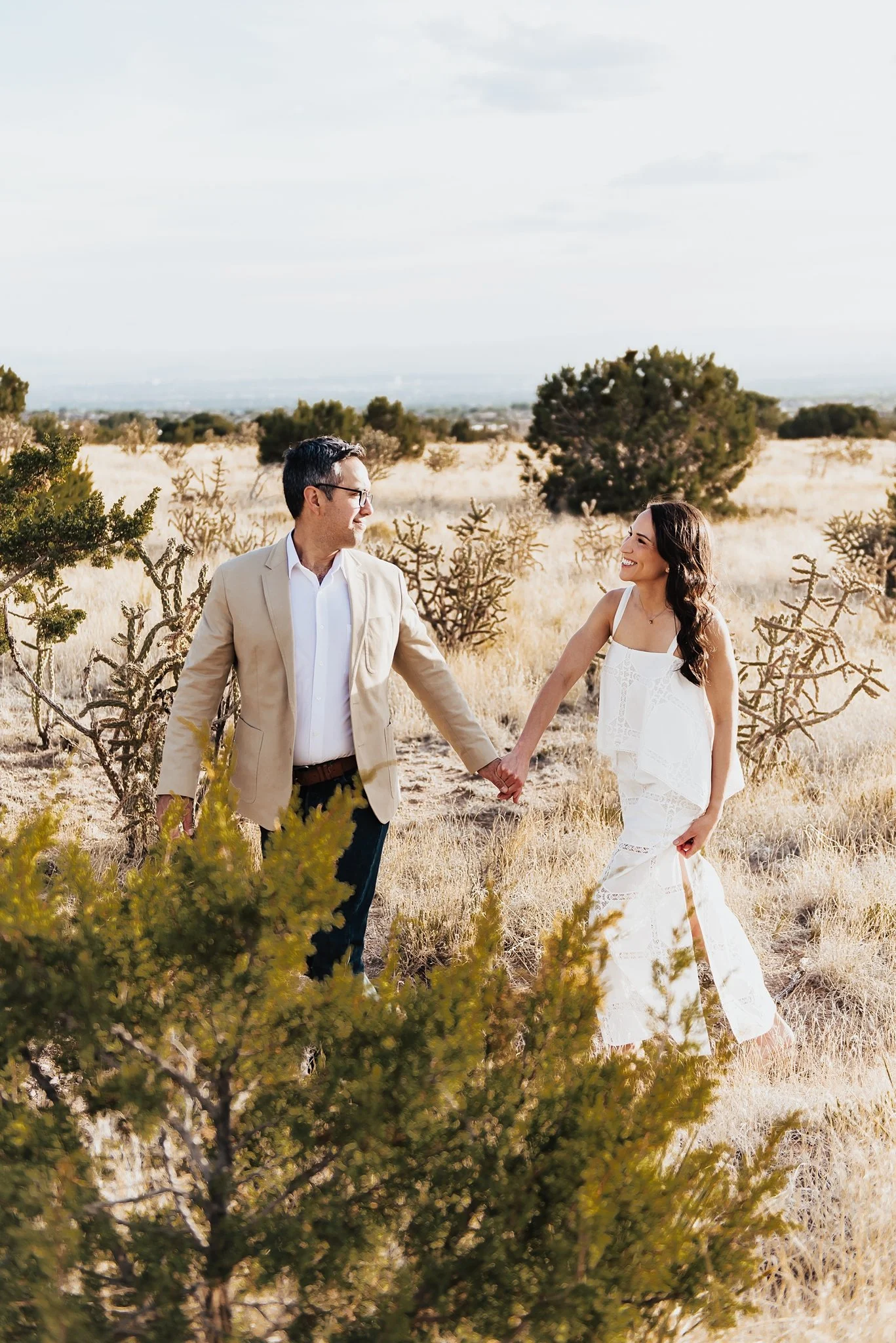Alicia+lucia+photography+-+desert+engagement+-+southwest+engagement+-+new+mexico+engagement_0018.jpg