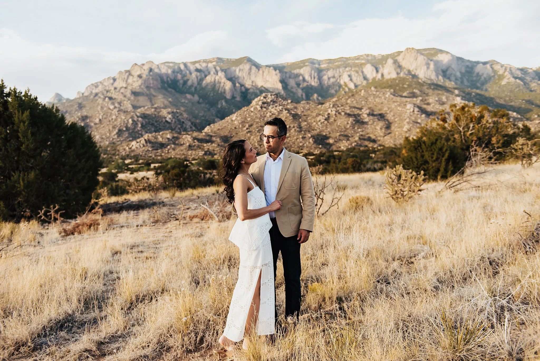 Alicia+lucia+photography+-+desert+engagement+-+southwest+engagement+-+new+mexico+engagement_0028.jpg