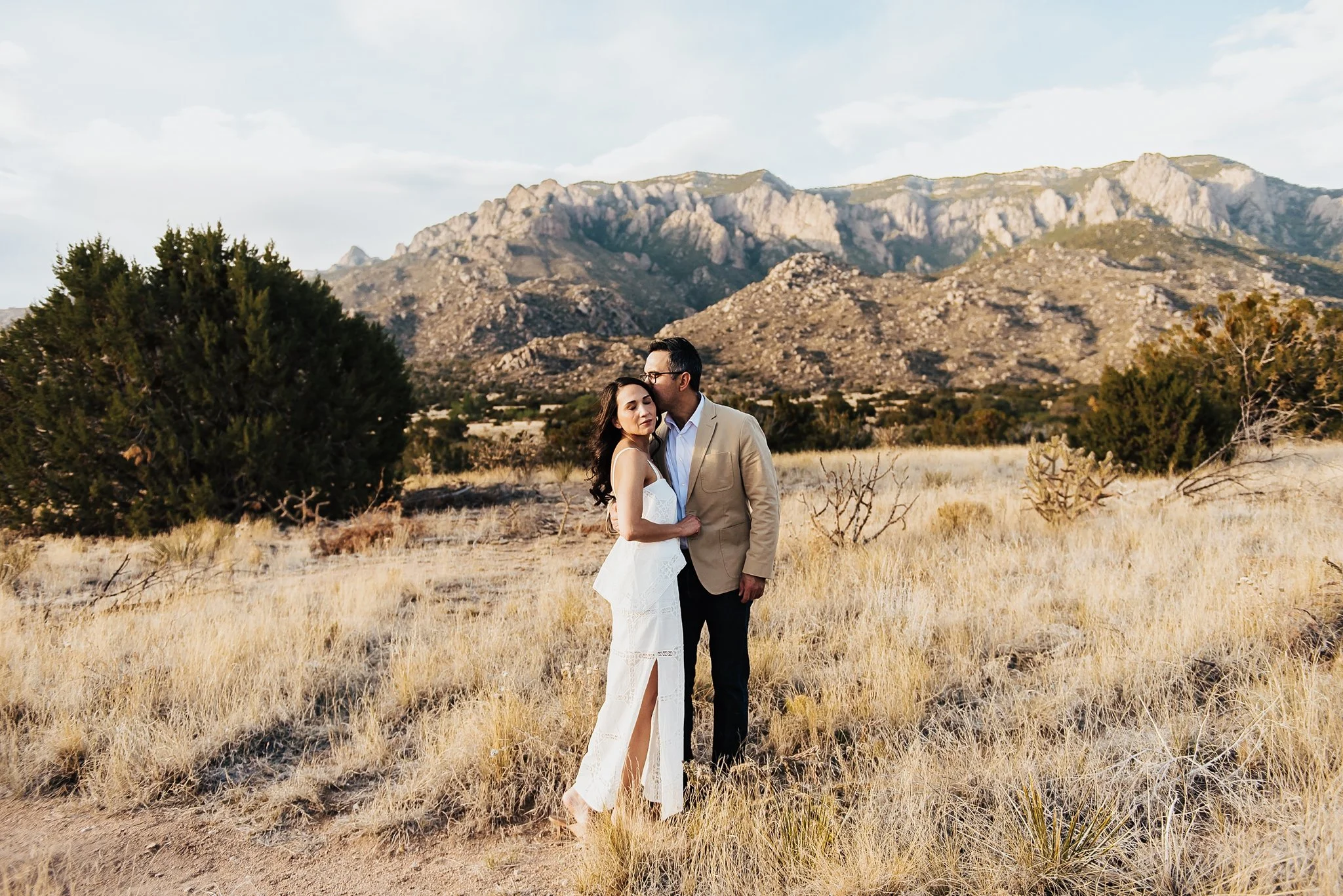 Alicia+lucia+photography+-+desert+engagement+-+southwest+engagement+-+new+mexico+engagement_0031.jpg