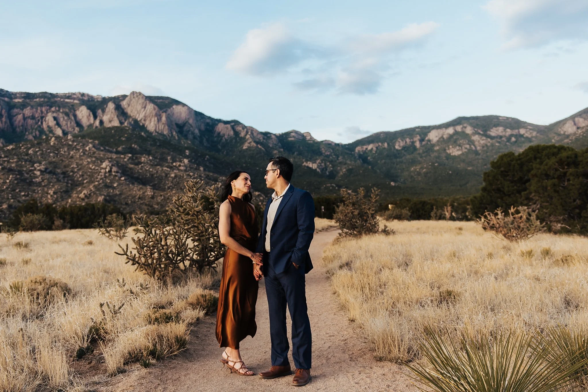 Alicia+lucia+photography+-+desert+engagement+-+southwest+engagement+-+new+mexico+engagement_0046.jpg