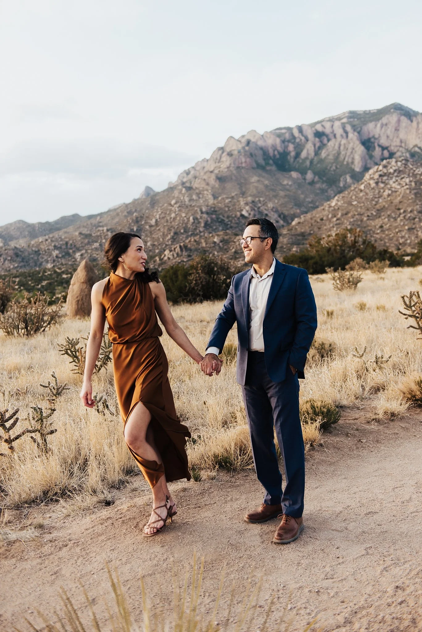 Alicia+lucia+photography+-+desert+engagement+-+southwest+engagement+-+new+mexico+engagement_0051.jpg
