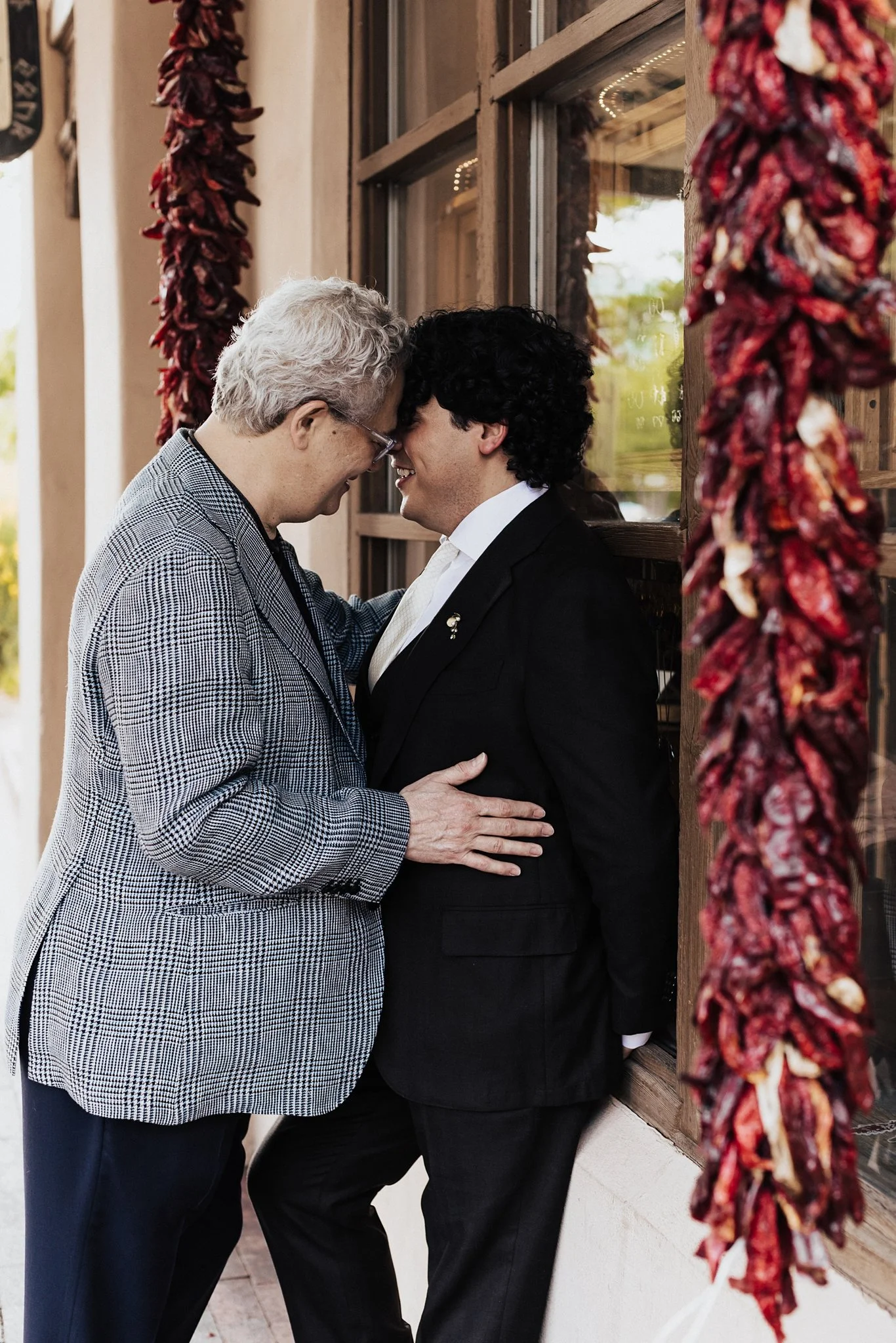 Alicia+lucia+photography+-+santa+fe+wedding+-+sunset+terrace+wedding+-+santa+fe+plaza_0048.jpg