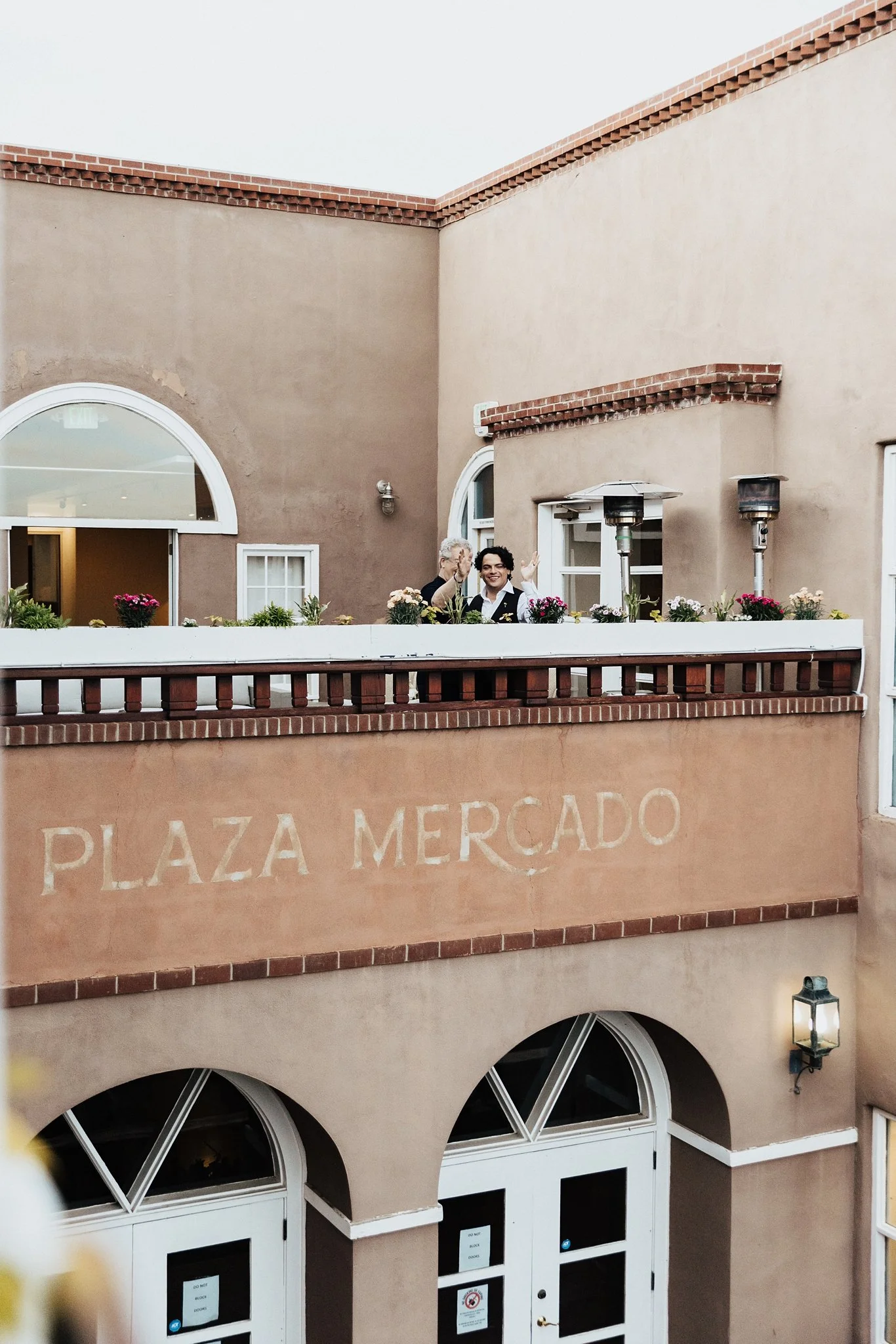 Alicia+lucia+photography+-+santa+fe+wedding+-+sunset+terrace+wedding+-+santa+fe+plaza_0126.jpg