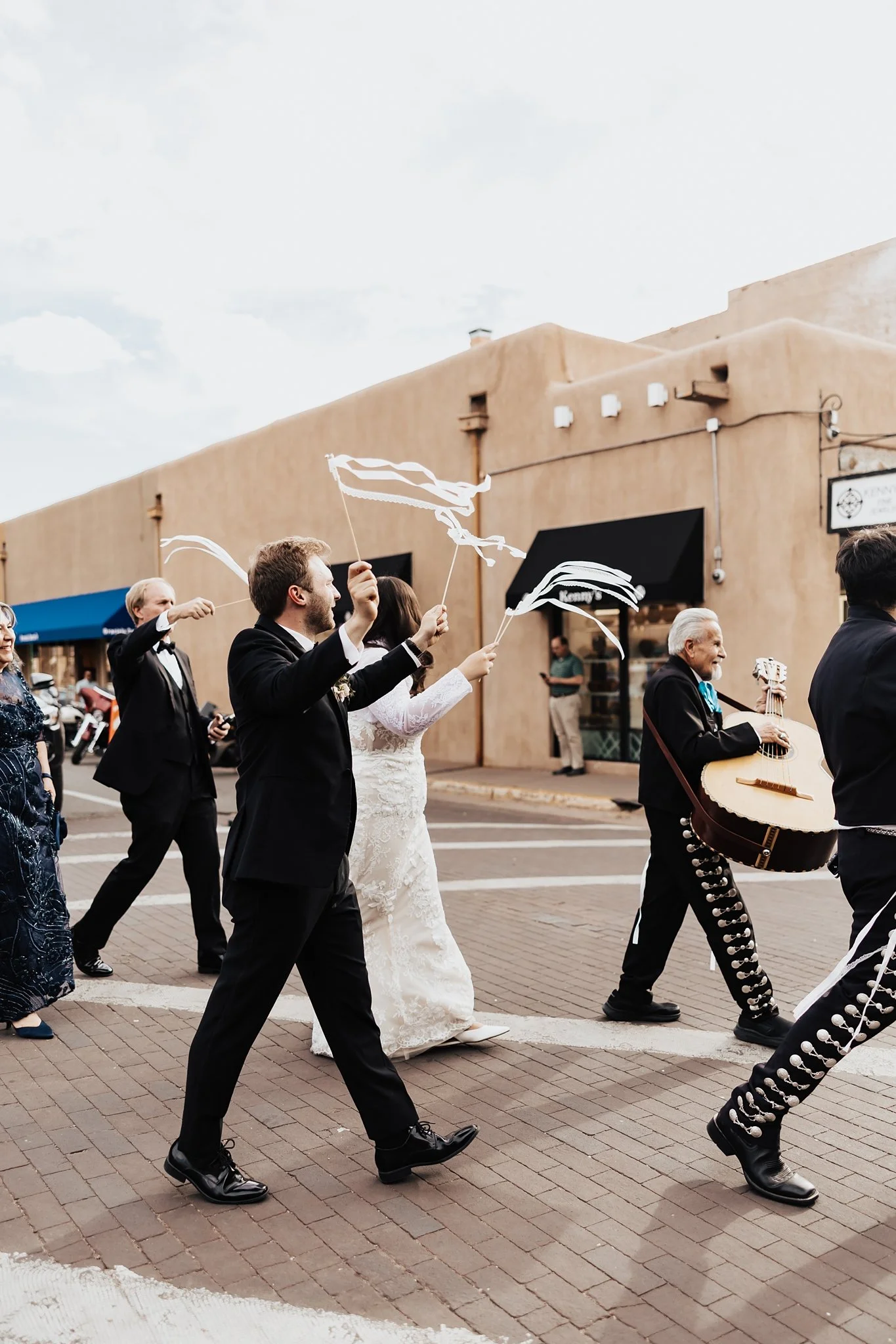 Alicia+lucia+photography+-+santa+fe+wedding+-+la+fonda+wedding+-+santa+fe+plaza+wedding_0075.jpg