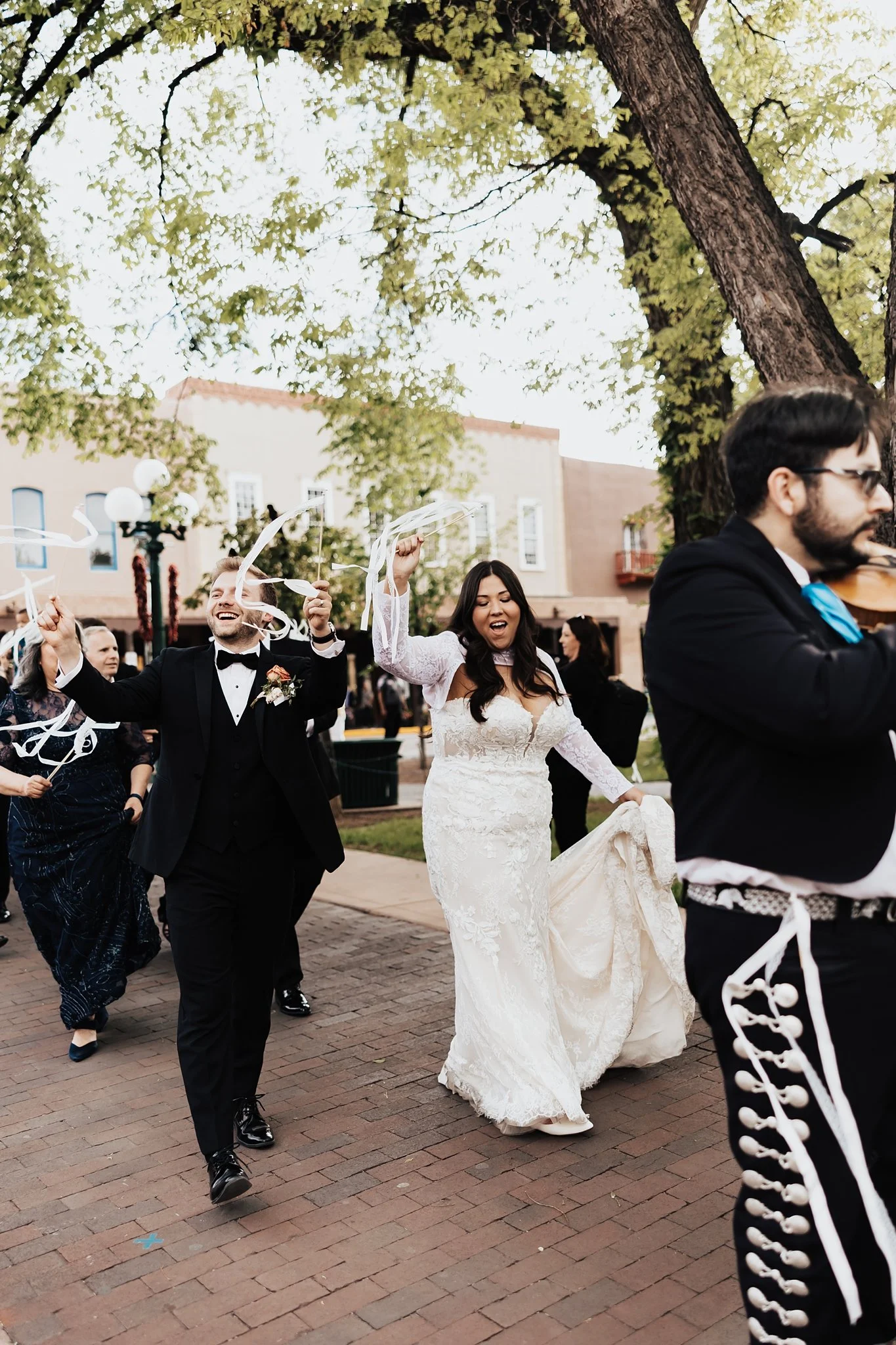Alicia+lucia+photography+-+santa+fe+wedding+-+la+fonda+wedding+-+santa+fe+plaza+wedding_0079.jpg