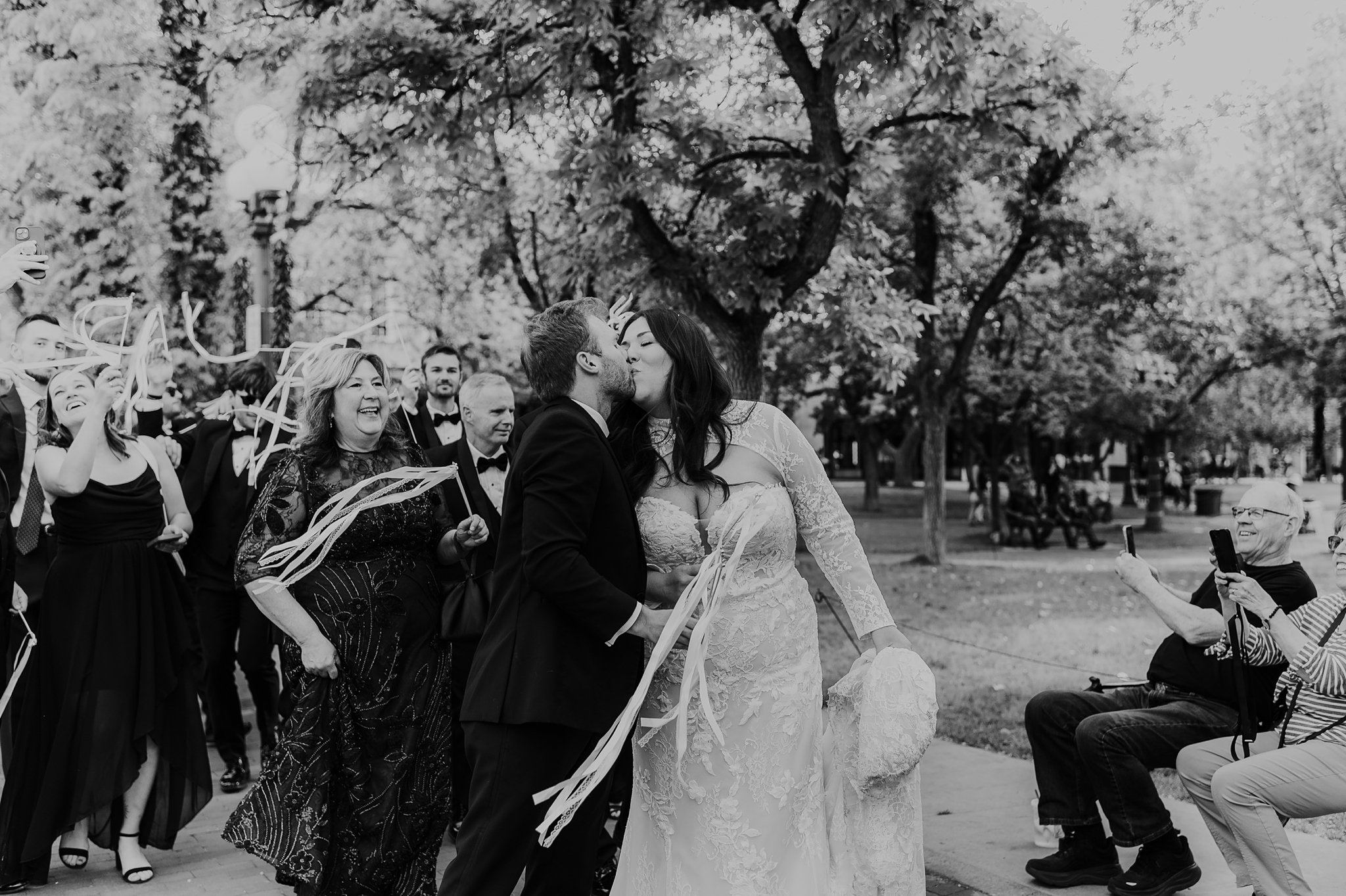 Alicia+lucia+photography+-+santa+fe+wedding+-+la+fonda+wedding+-+santa+fe+plaza+wedding_0083.jpg