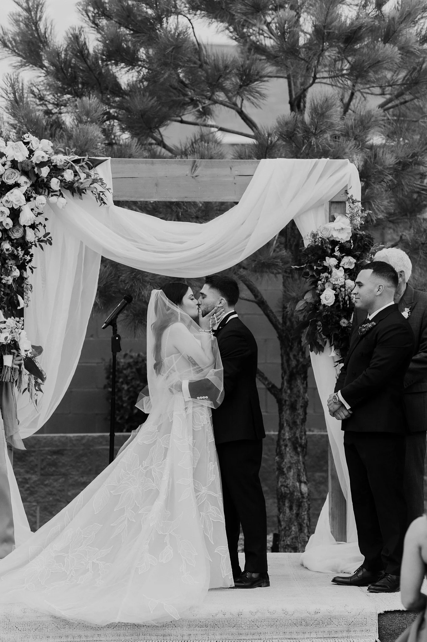 Alicia+lucia+photography+-+backyard+wedding+-+destination+wedding+-+southwest+wedding_0090.jpg
