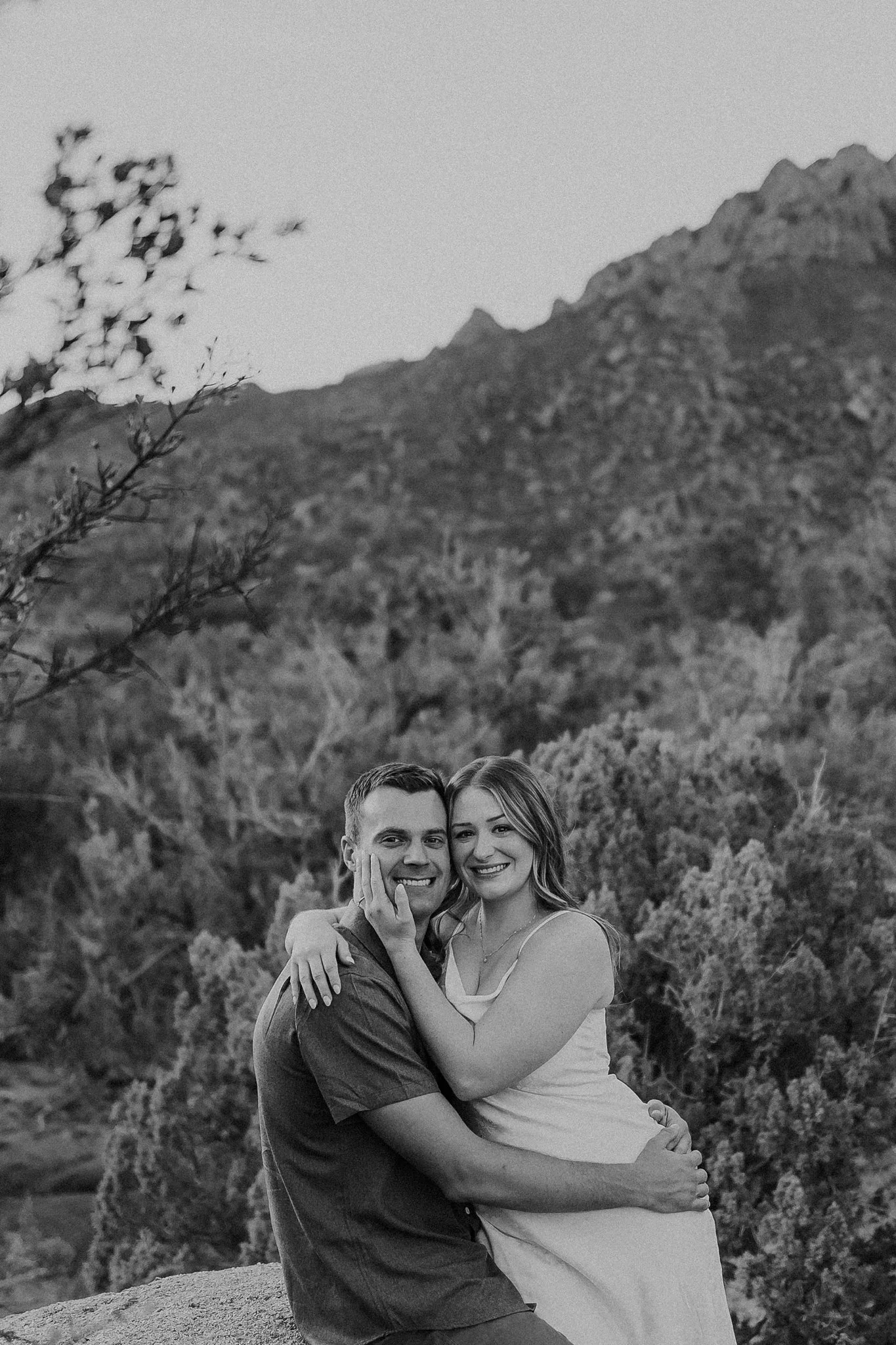 Alicia+lucia+photography+-+ldesert+engagement+-+southwest+engagement+-+albuquerque+engagement_0016.jpg