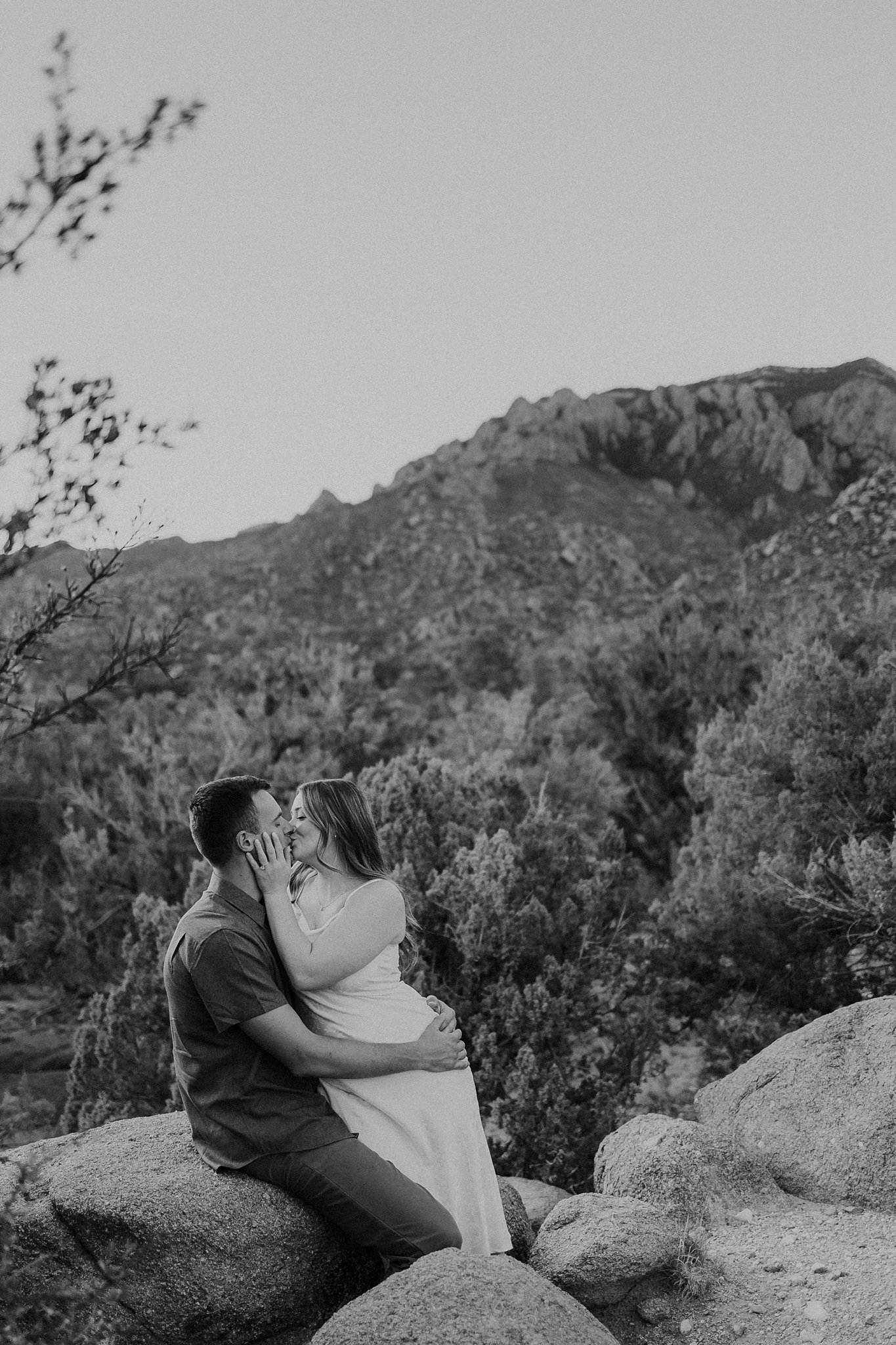 Alicia+lucia+photography+-+ldesert+engagement+-+southwest+engagement+-+albuquerque+engagement_0018.jpg