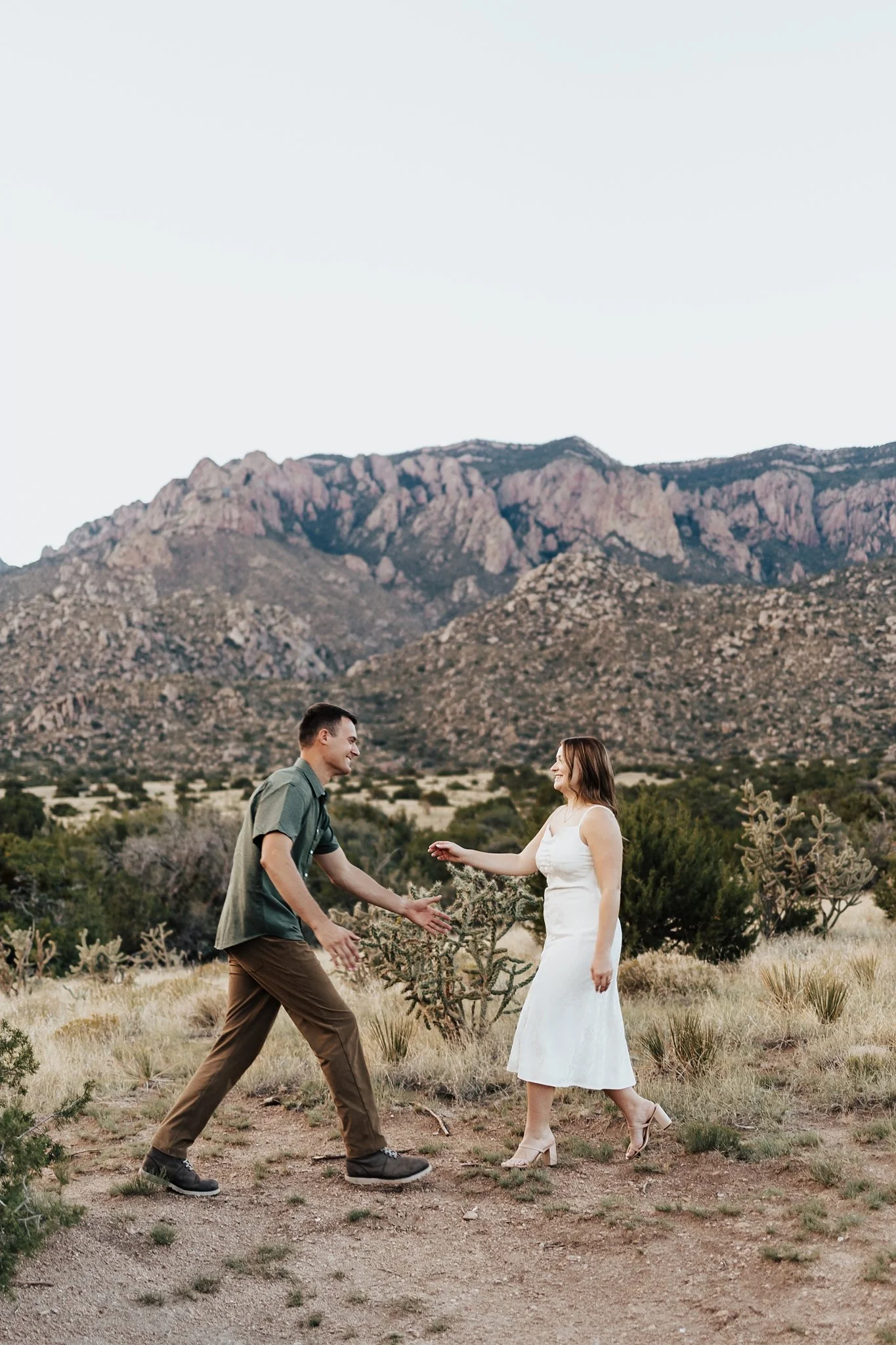 Alicia+lucia+photography+-+ldesert+engagement+-+southwest+engagement+-+albuquerque+engagement_0037.jpg
