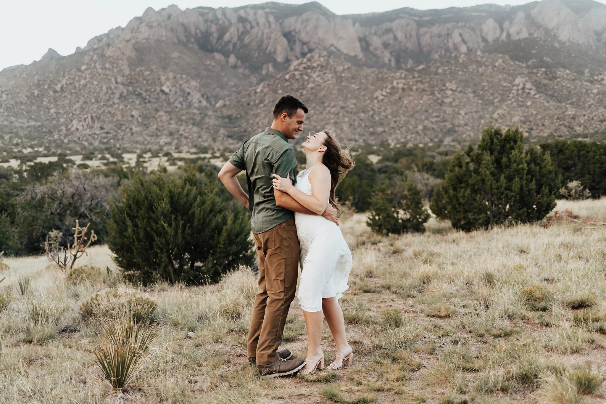 Alicia+lucia+photography+-+ldesert+engagement+-+southwest+engagement+-+albuquerque+engagement_0056.jpg