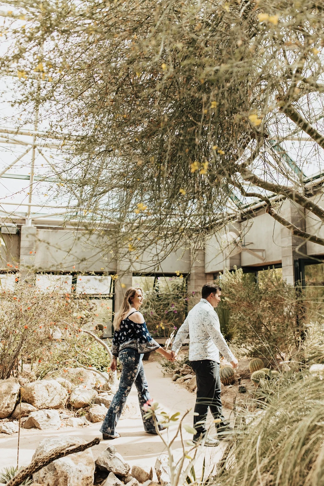 Alicia+lucia+photography+-+botanic-garden+-+botanic-garden-engagement+-+albuquerque-engagement_0011.jpg