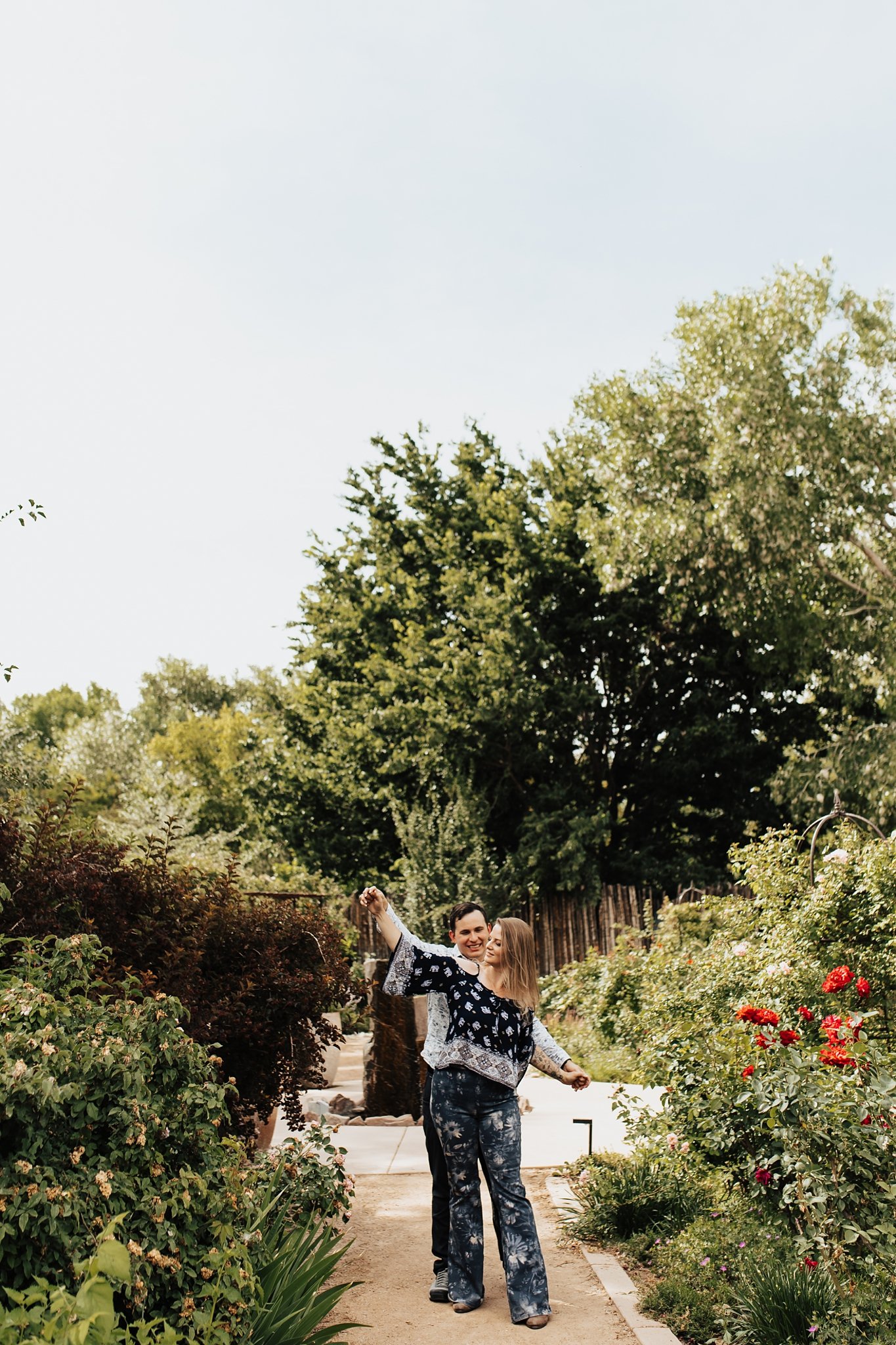 Alicia+lucia+photography+-+botanic-garden+-+botanic-garden-engagement+-+albuquerque-engagement_0019.jpg
