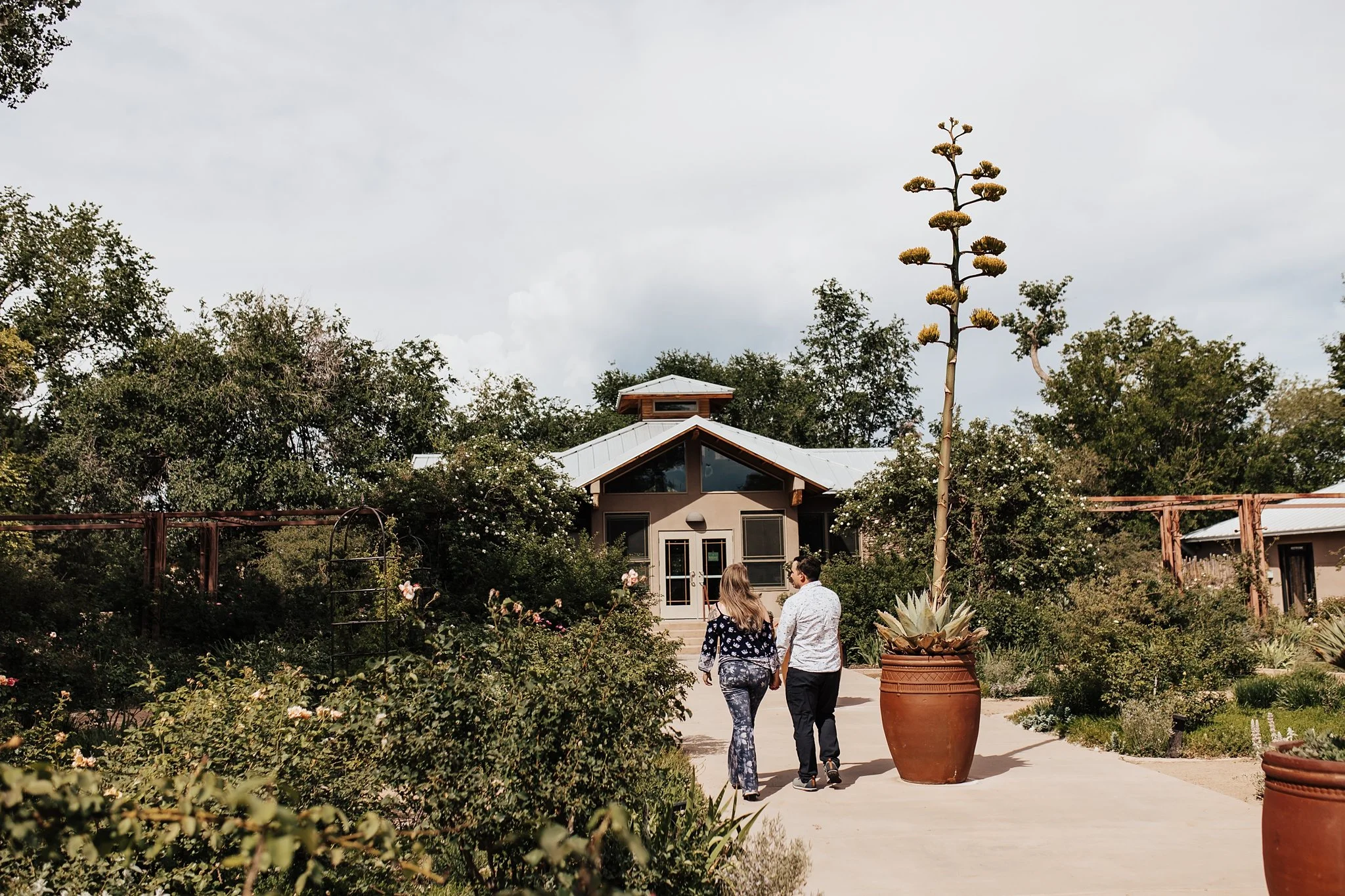 Alicia+lucia+photography+-+botanic-garden+-+botanic-garden-engagement+-+albuquerque-engagement_0024.jpg