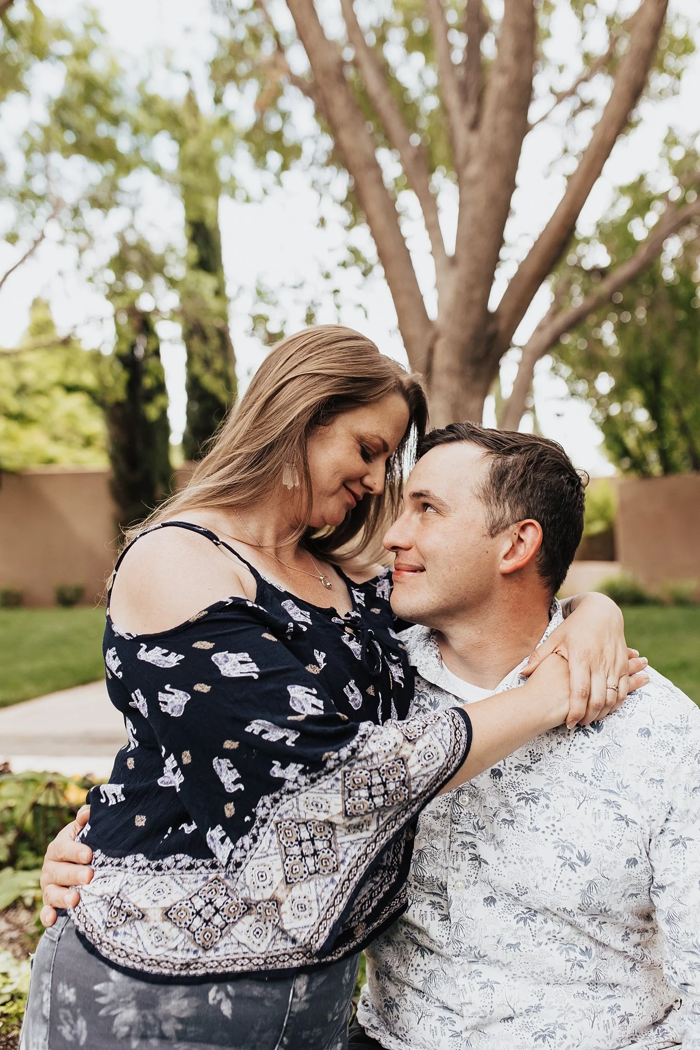 Alicia+lucia+photography+-+botanic-garden+-+botanic-garden-engagement+-+albuquerque-engagement_0034.jpg
