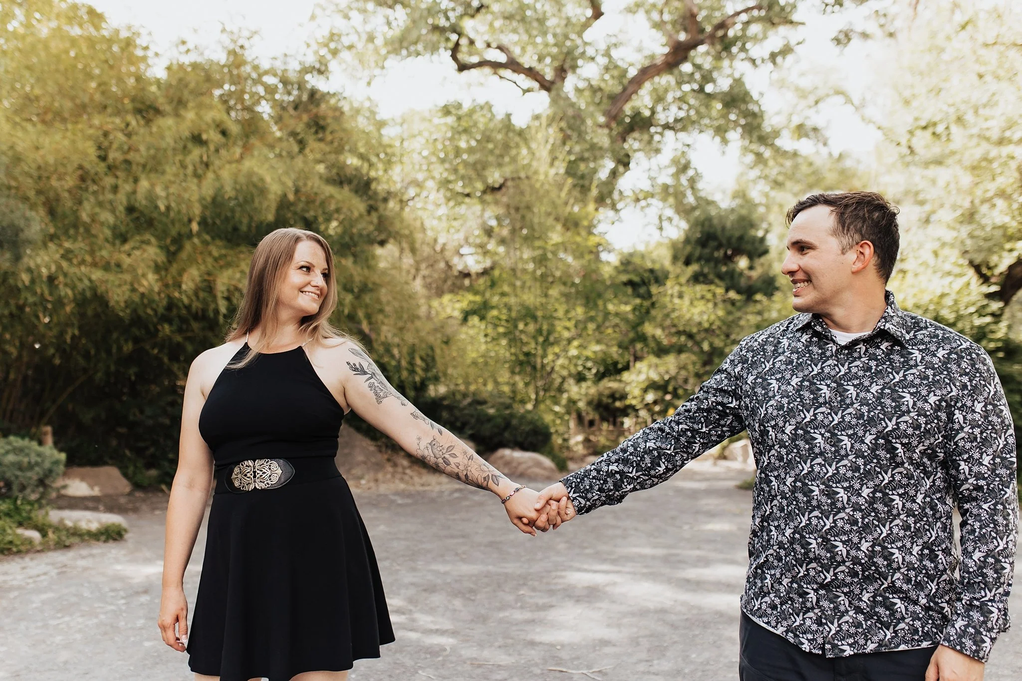 Alicia+lucia+photography+-+botanic-garden+-+botanic-garden-engagement+-+albuquerque-engagement_0038.jpg