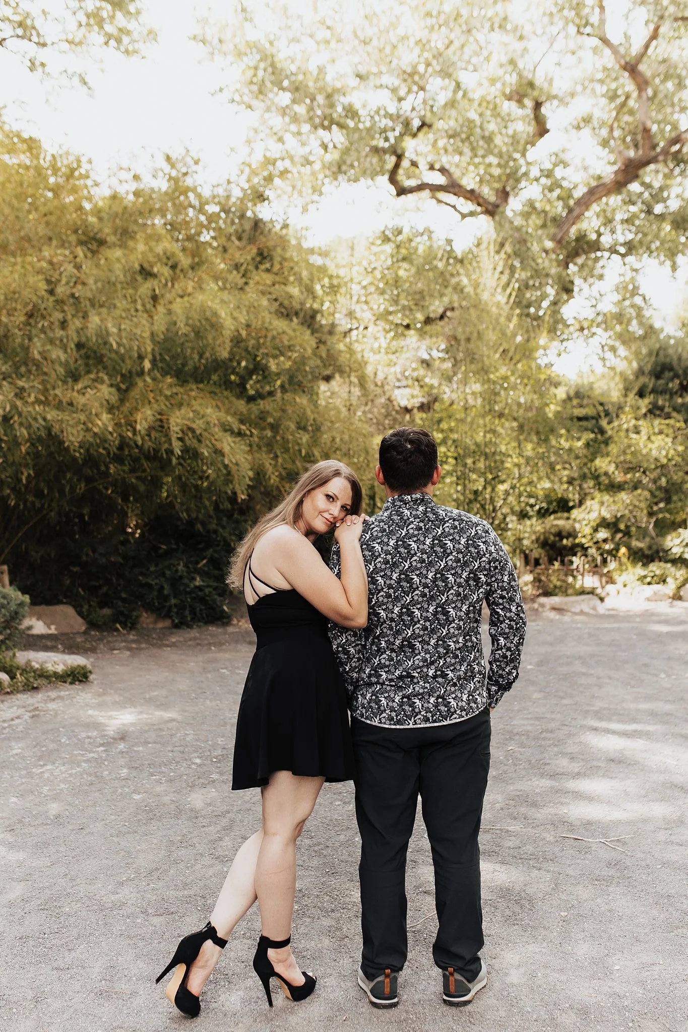 Alicia+lucia+photography+-+botanic-garden+-+botanic-garden-engagement+-+albuquerque-engagement_0043.jpg