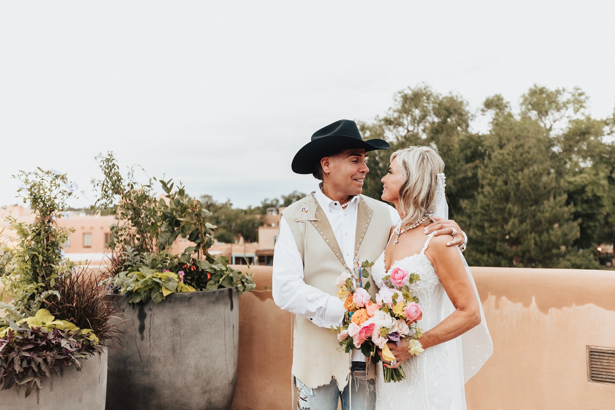 Alicia+lucia+photography+-+santa+fe+wedding+-+la+fonda+wedding+-+southwest+wedding_0001.jpg