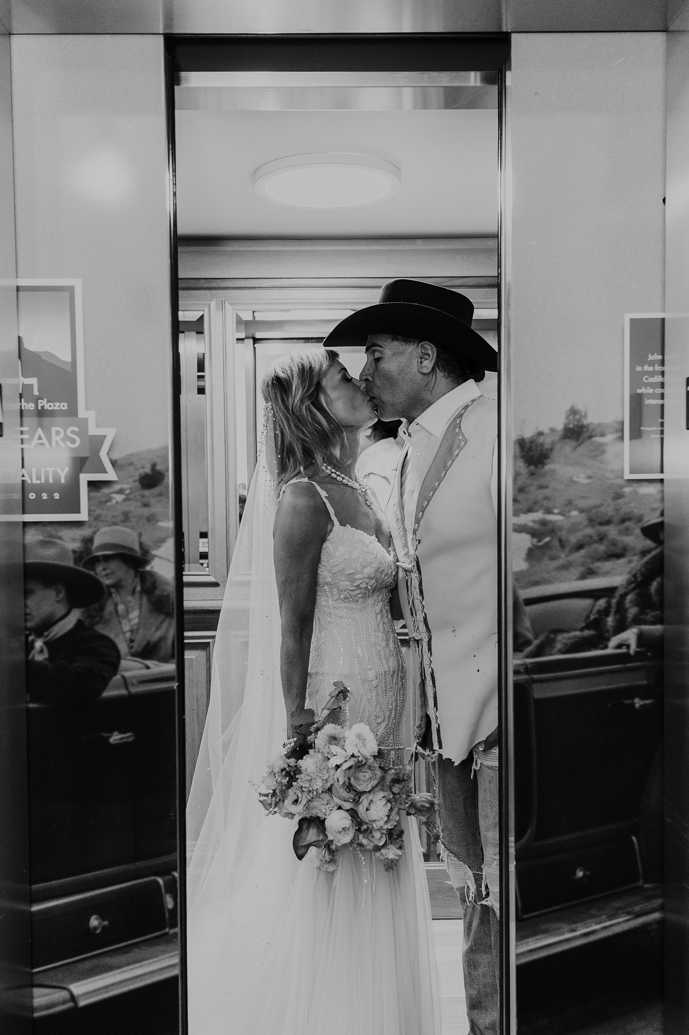 Alicia+lucia+photography+-+santa+fe+wedding+-+la+fonda+wedding+-+southwest+wedding_0063.jpg
