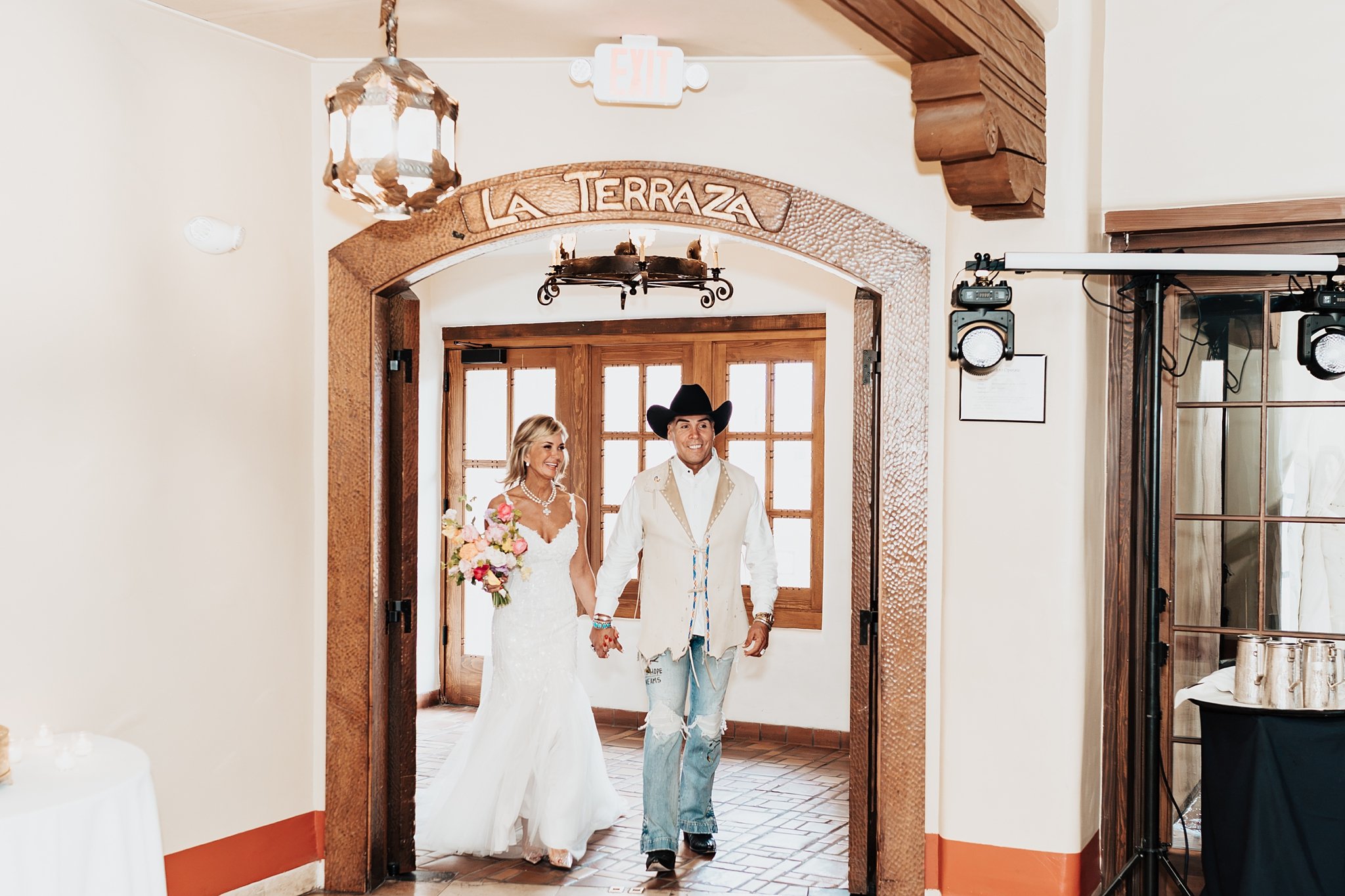 Alicia+lucia+photography+-+santa+fe+wedding+-+la+fonda+wedding+-+southwest+wedding_0075.jpg