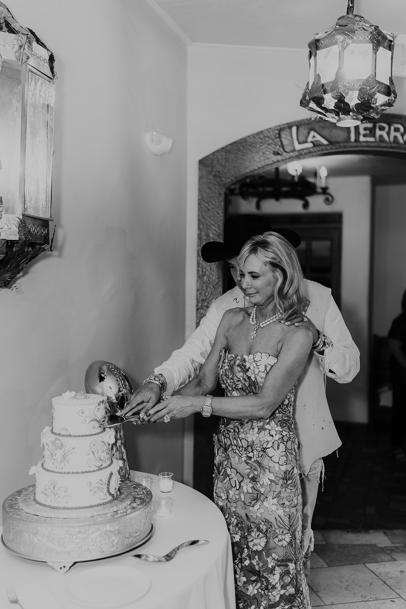 Alicia+lucia+photography+-+santa+fe+wedding+-+la+fonda+wedding+-+southwest+wedding_0093.jpg
