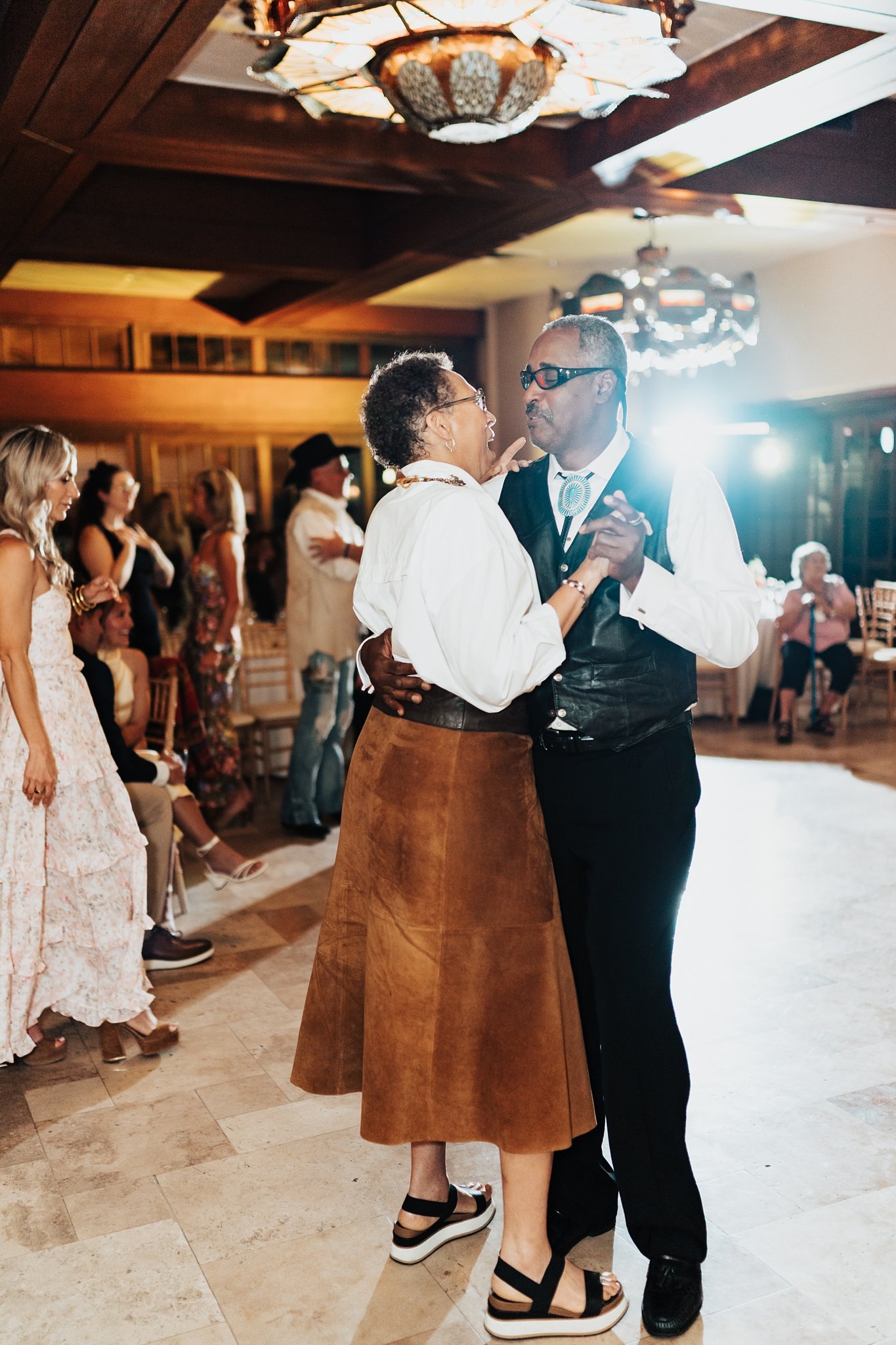 Alicia+lucia+photography+-+santa+fe+wedding+-+la+fonda+wedding+-+southwest+wedding_0096.jpg
