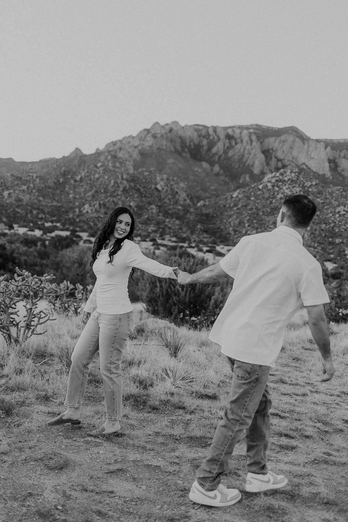 Alicia+lucia+photography+-+desert+engagement+-+new+mexico+engagement+-+taos+wedding_0076.jpg